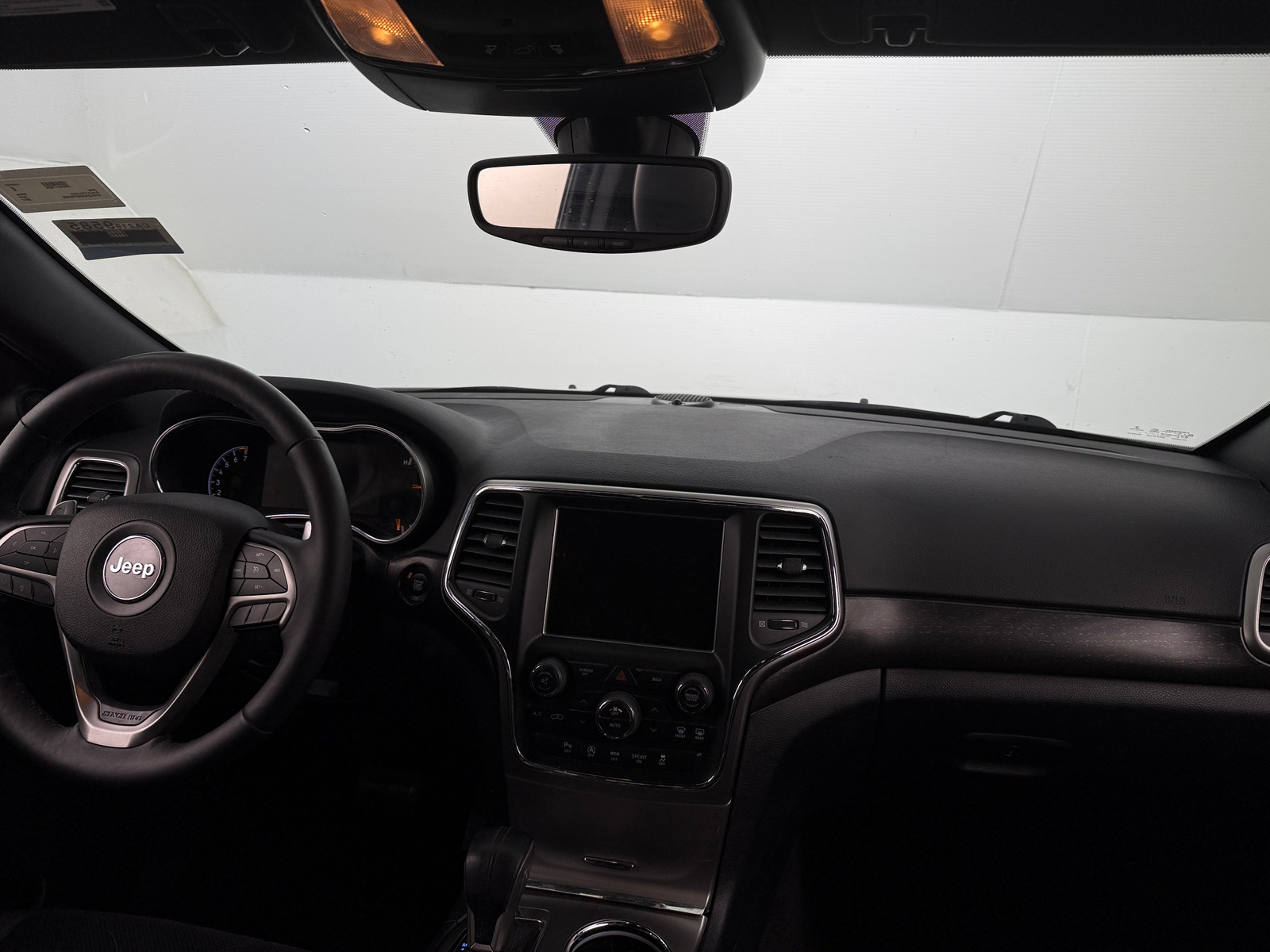 Thumbnail: 2017 Jeep Grand Cherokee - 3