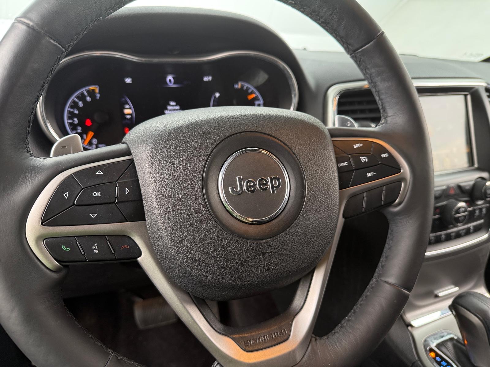 Thumbnail: 2017 Jeep Grand Cherokee - 5