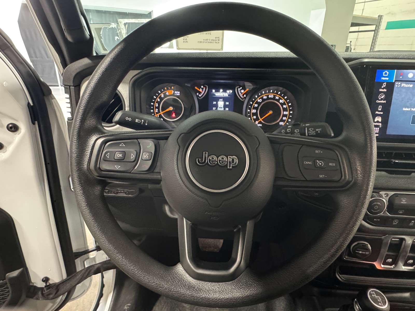 Thumbnail: 2025 Jeep Wrangler - 5