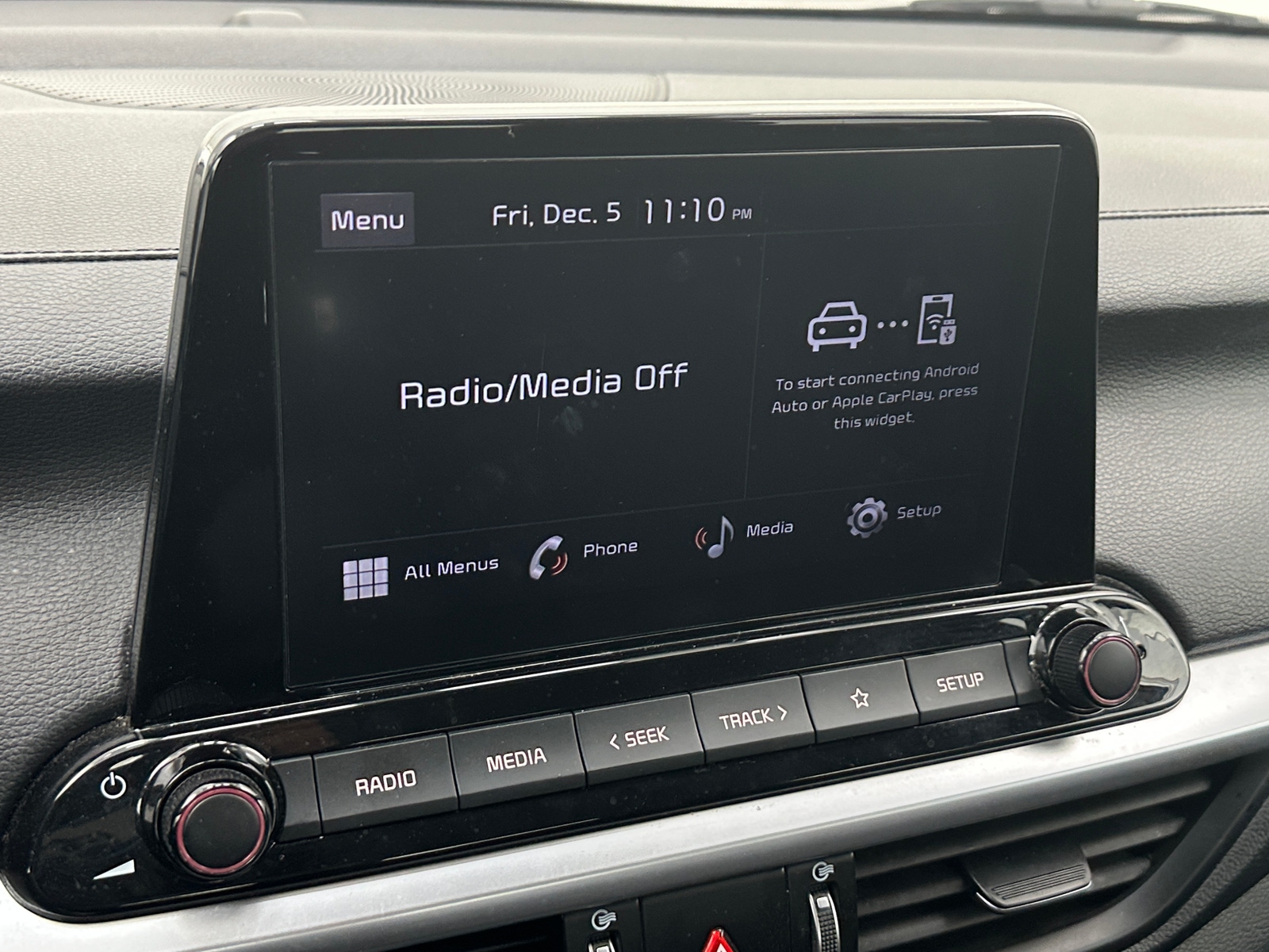 Thumbnail: 2023 Kia Forte - 4