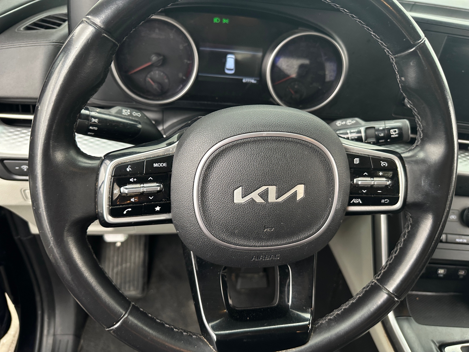 Thumbnail: 2022 Kia Carnival - 5