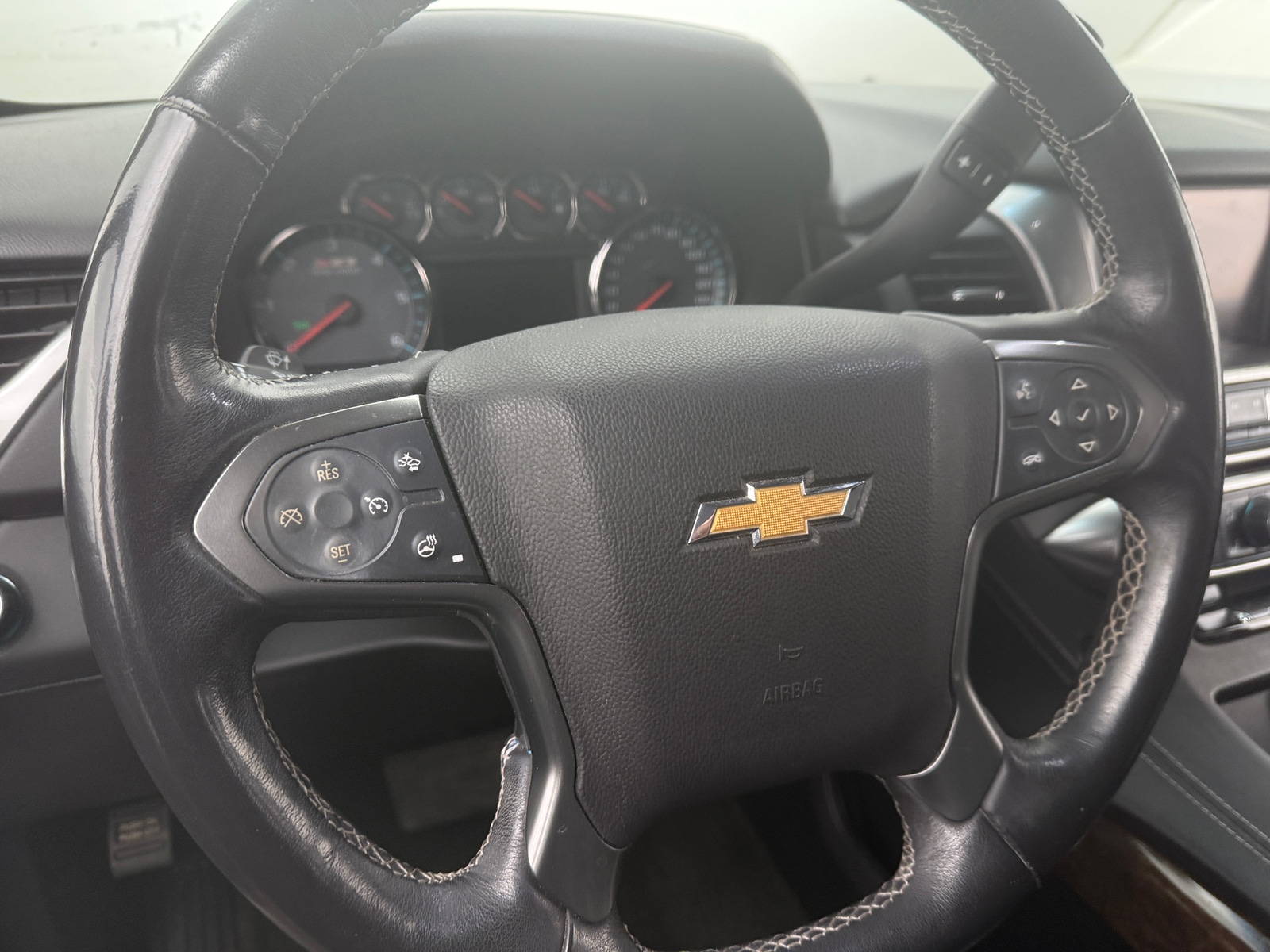 Thumbnail: 2018 Chevrolet Suburban - 5