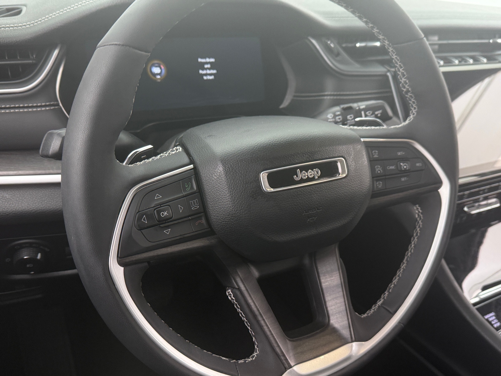 Thumbnail: 2024 Jeep Grand Cherokee - 4