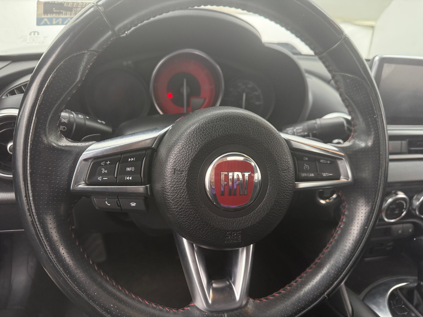 Thumbnail: 2017 Fiat 124 Spider - 4