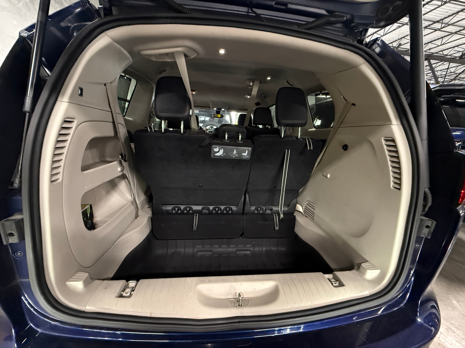 Thumbnail: 2019 Chrysler Pacifica - 6