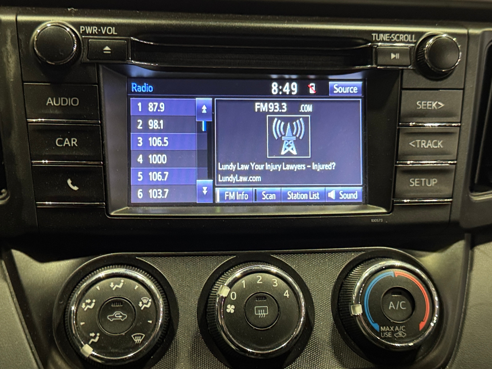 Thumbnail: 2017 Toyota RAV4 - 4