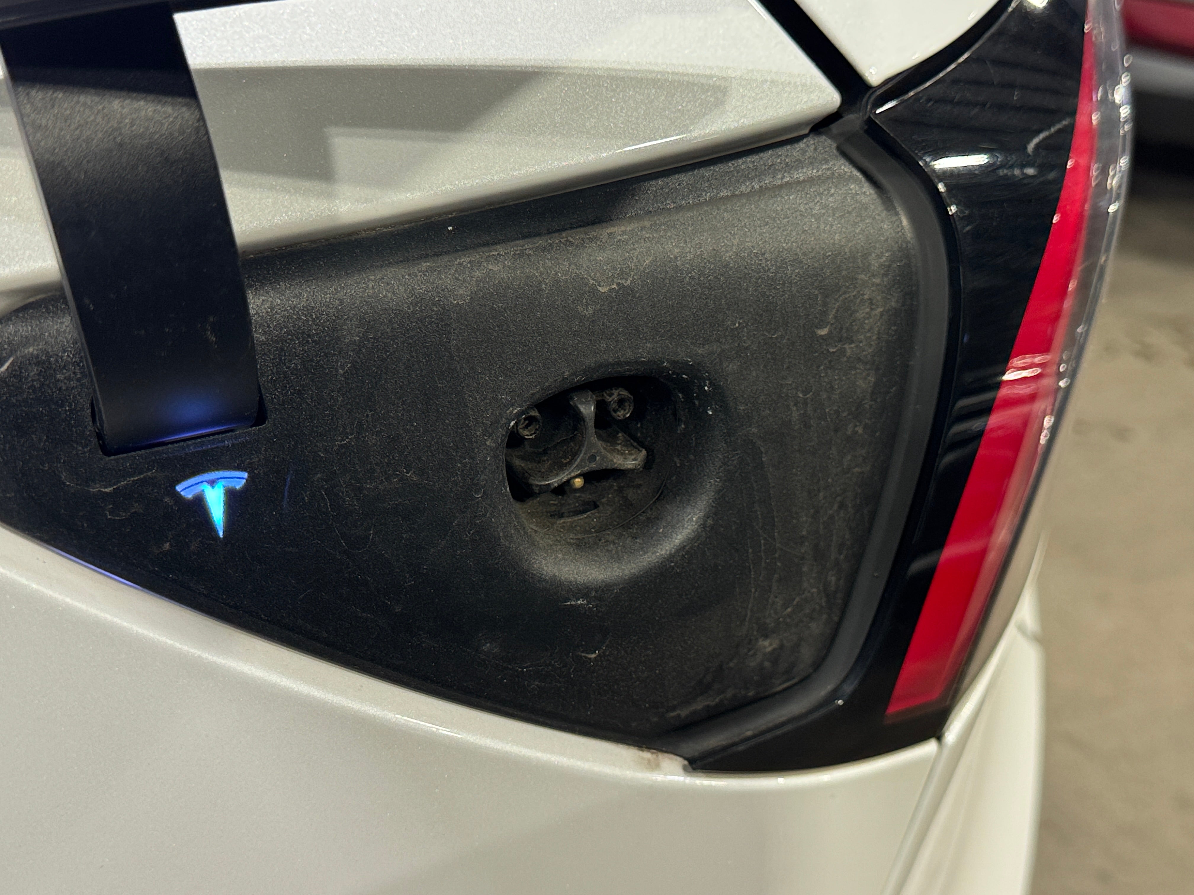 Used 2021 Tesla Model Y Long Range with VIN 5YJYGDEE3MF079729 for sale in Oak Creek, WI