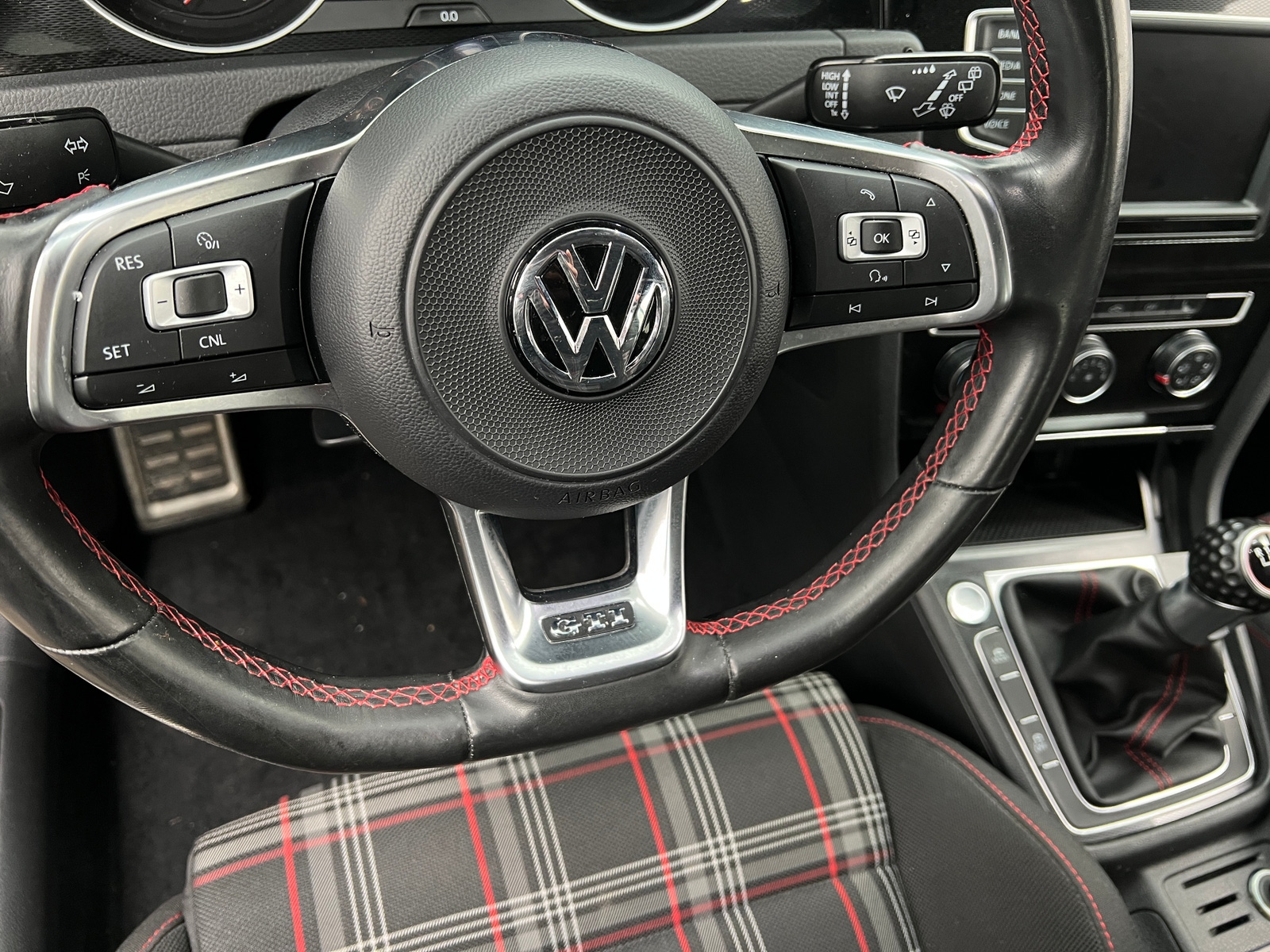 Thumbnail: 2017 Volkswagen Golf - 5