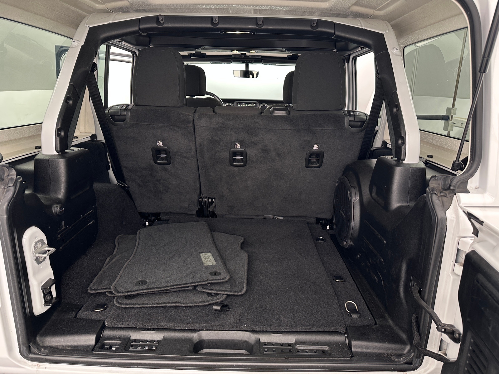 Thumbnail: 2022 Jeep Wrangler - 7