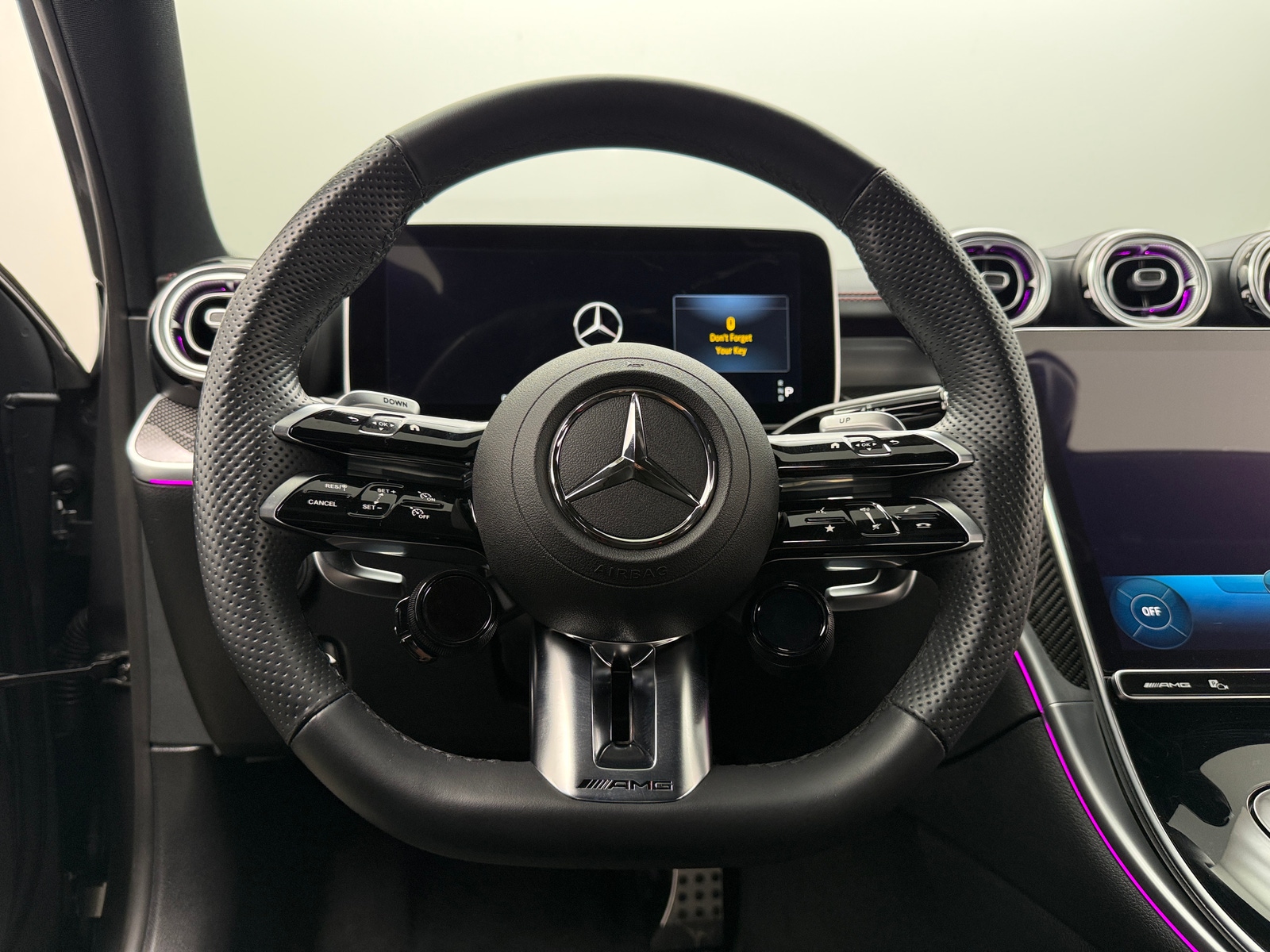 Thumbnail: 2023 Mercedes-Benz C-Class - 4