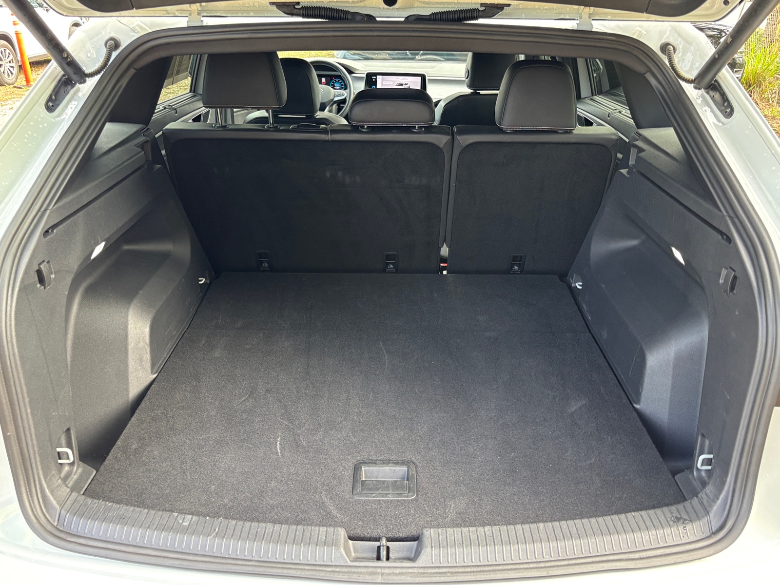 Thumbnail: 2025 Volkswagen Atlas - 6