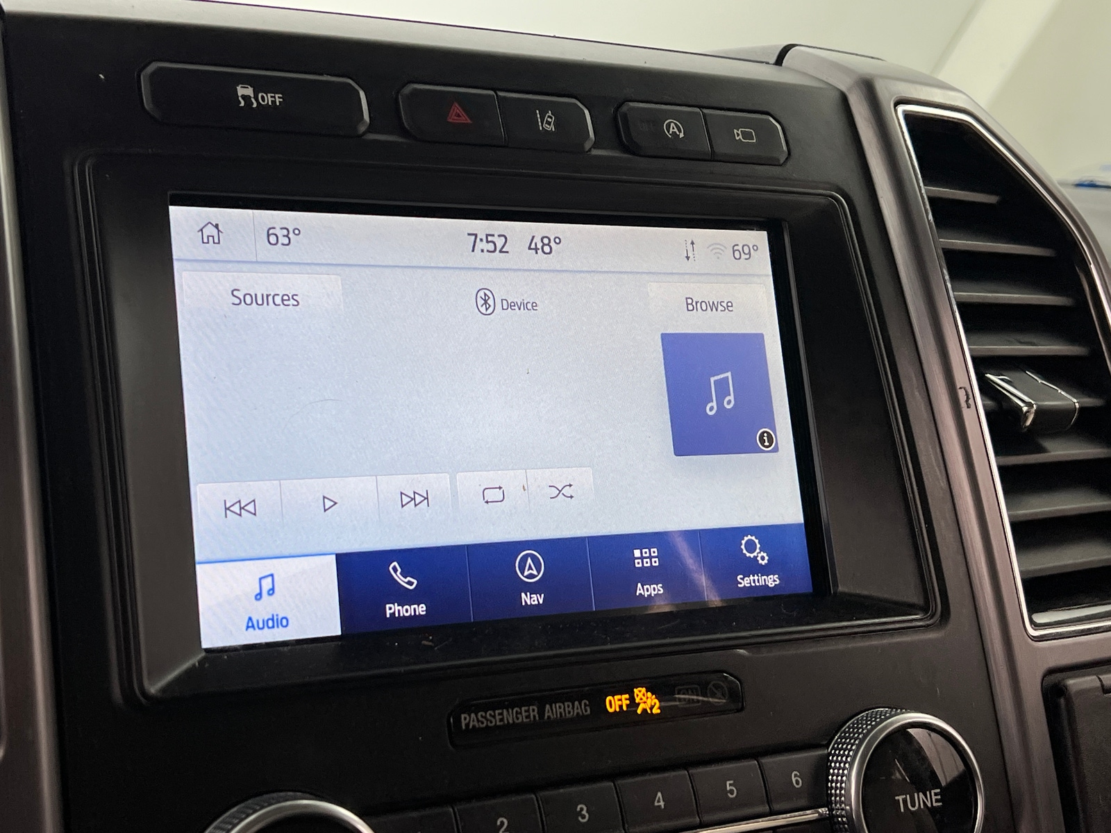 Thumbnail: 2020 Ford Expedition - 3