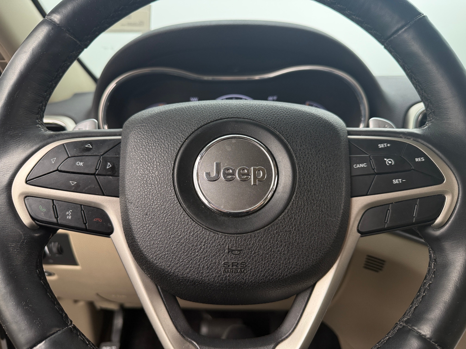 Thumbnail: 2017 Jeep Grand Cherokee - 4