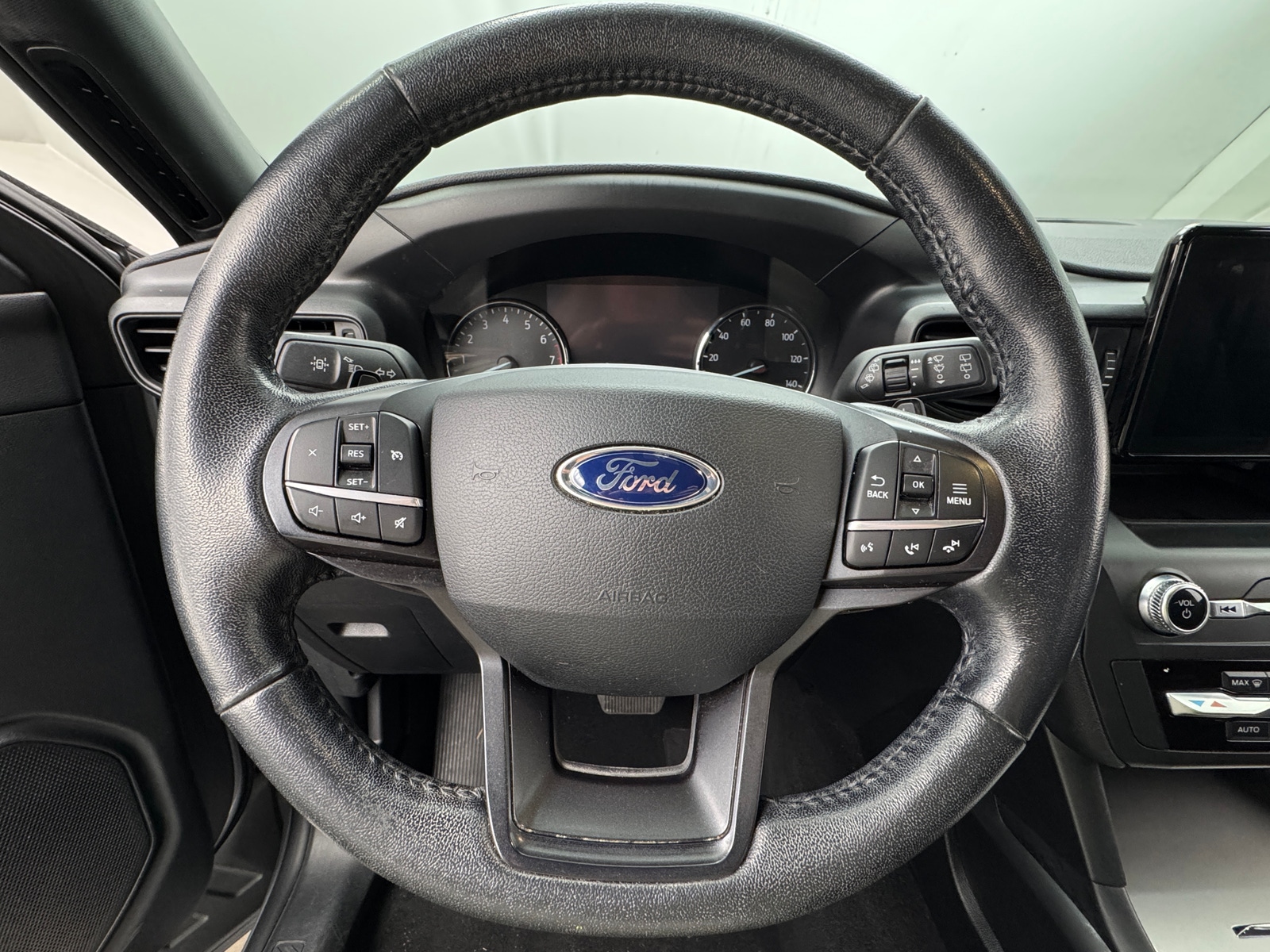 Thumbnail: 2020 Ford Explorer - 5