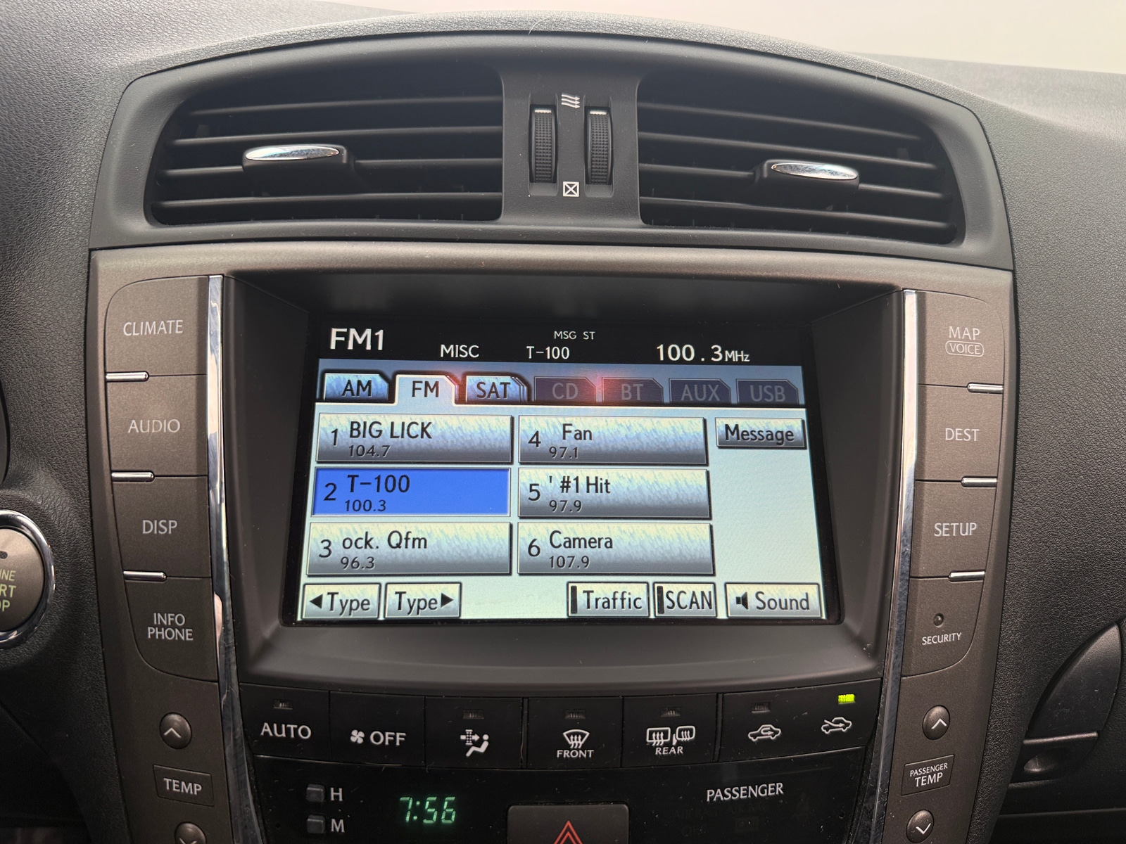 Thumbnail: 2010 Lexus IS - 3