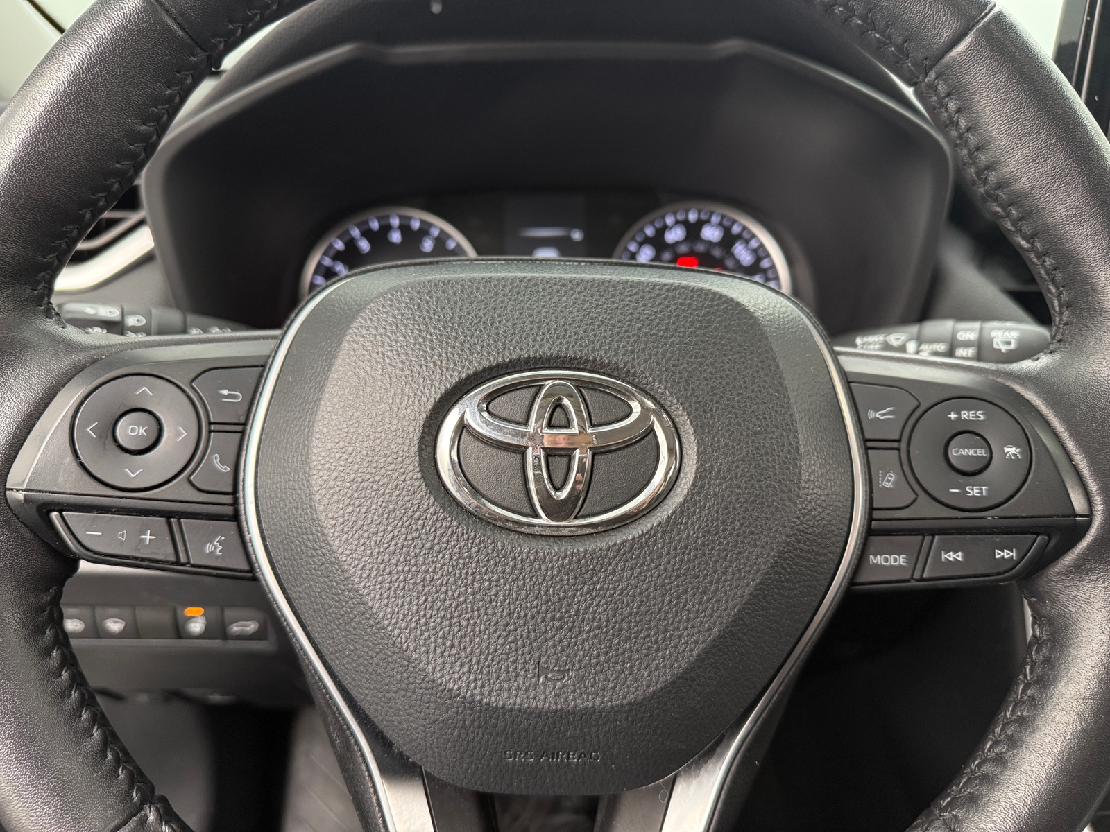 Thumbnail: 2022 Toyota RAV4 - 4