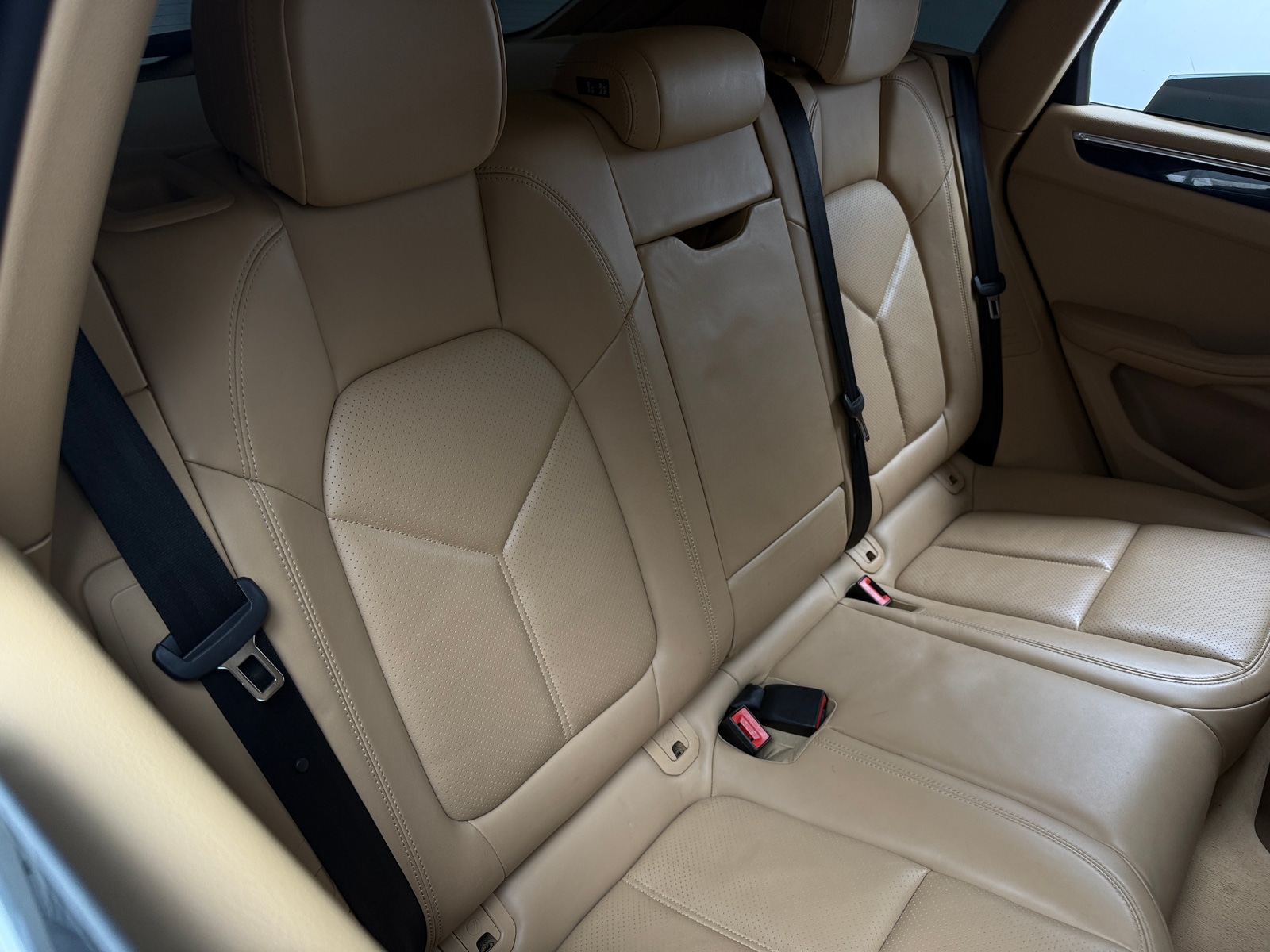 Thumbnail: 2016 Porsche Macan - 5