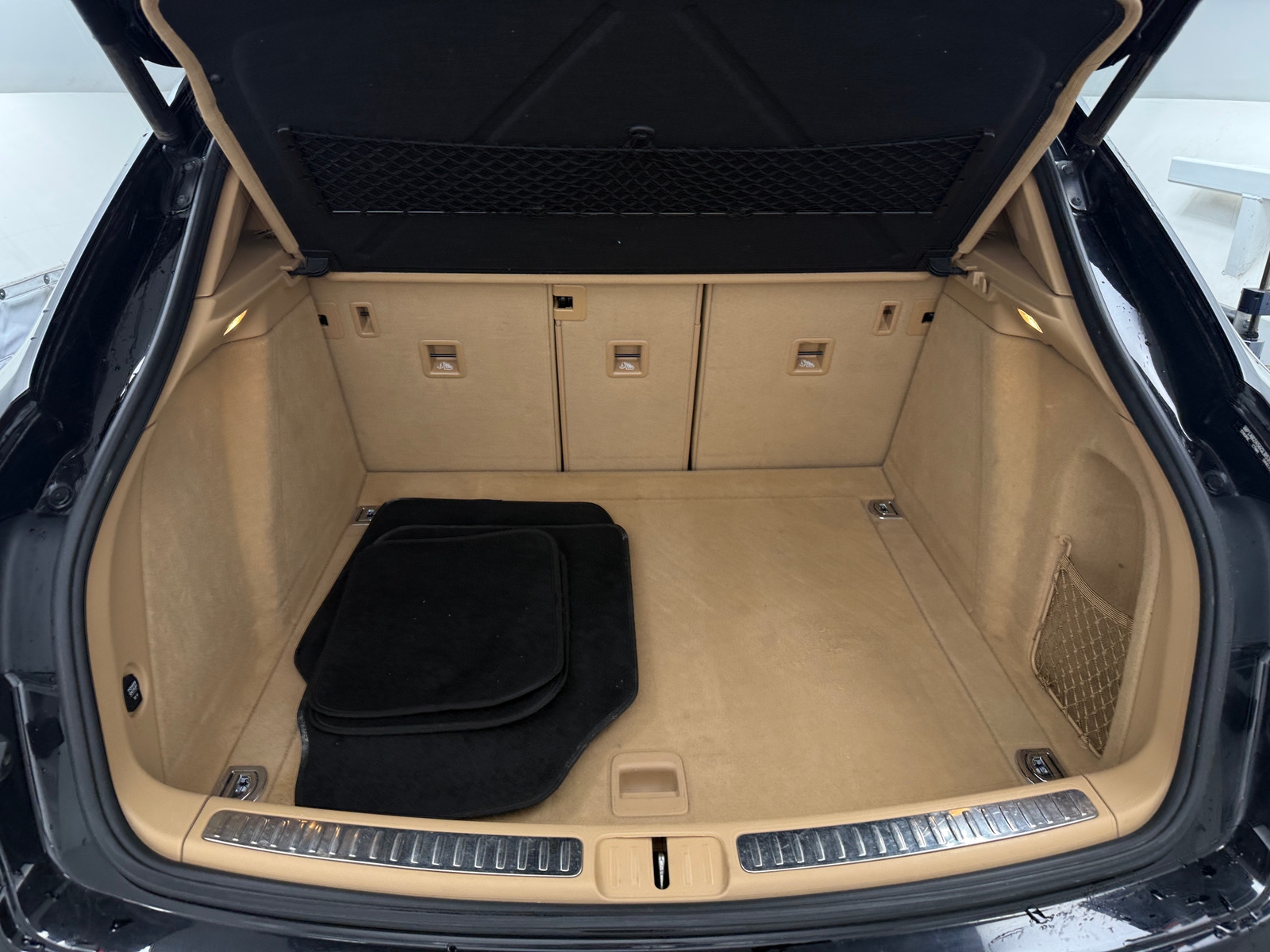 Thumbnail: 2016 Porsche Macan - 6