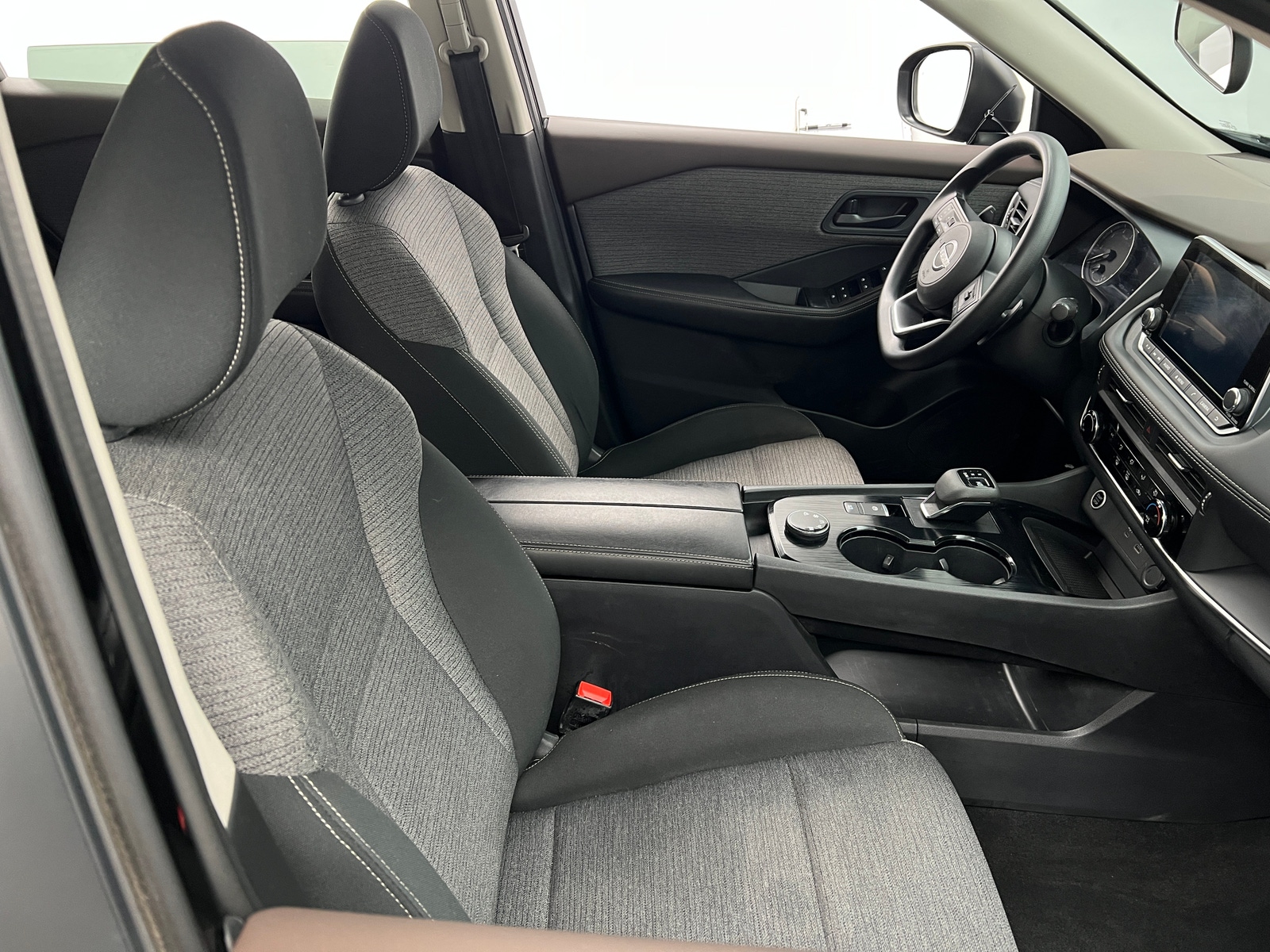 Thumbnail: 2022 Nissan Rogue - 2