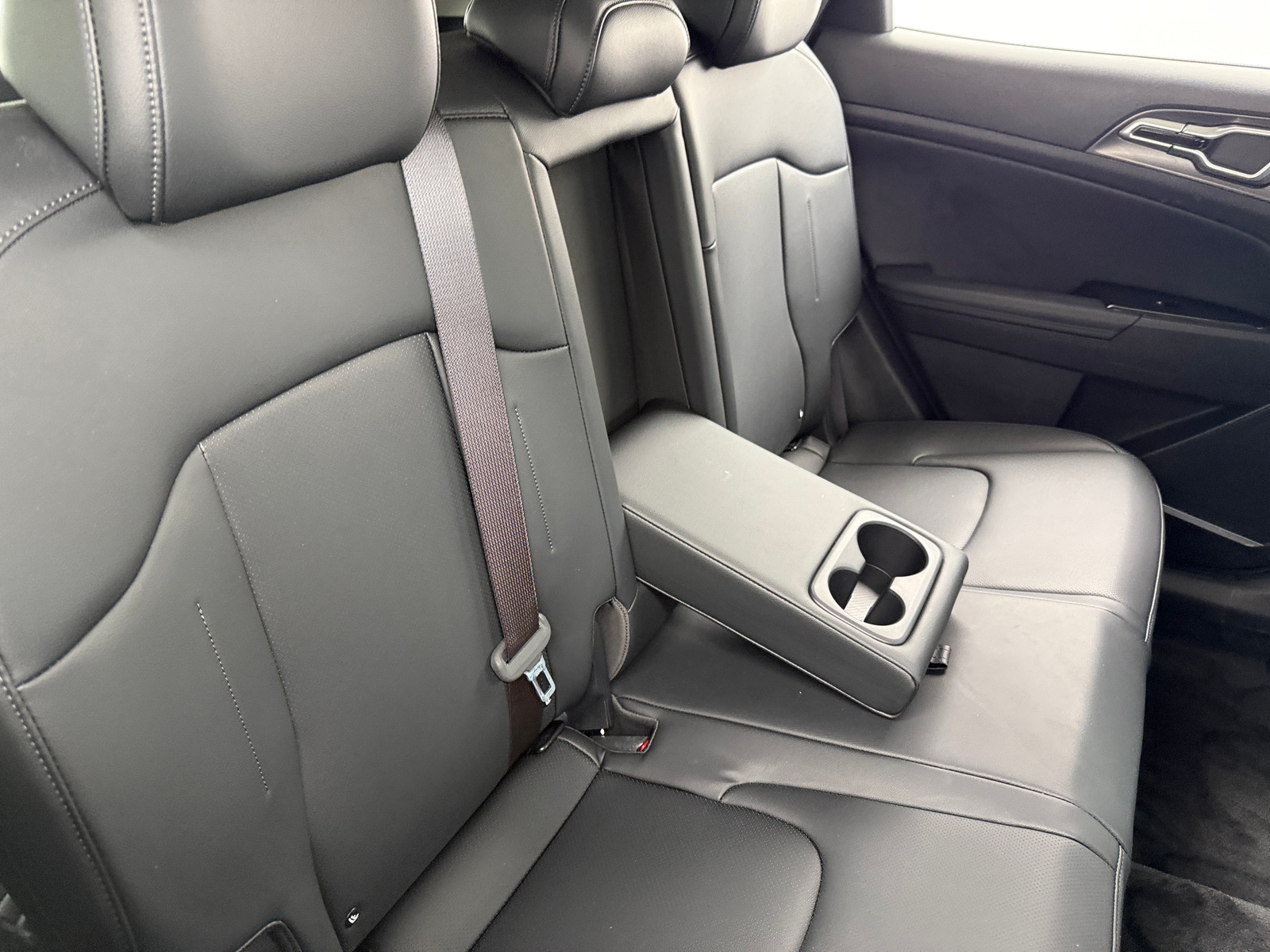 Thumbnail: 2023 Kia Sportage - 5