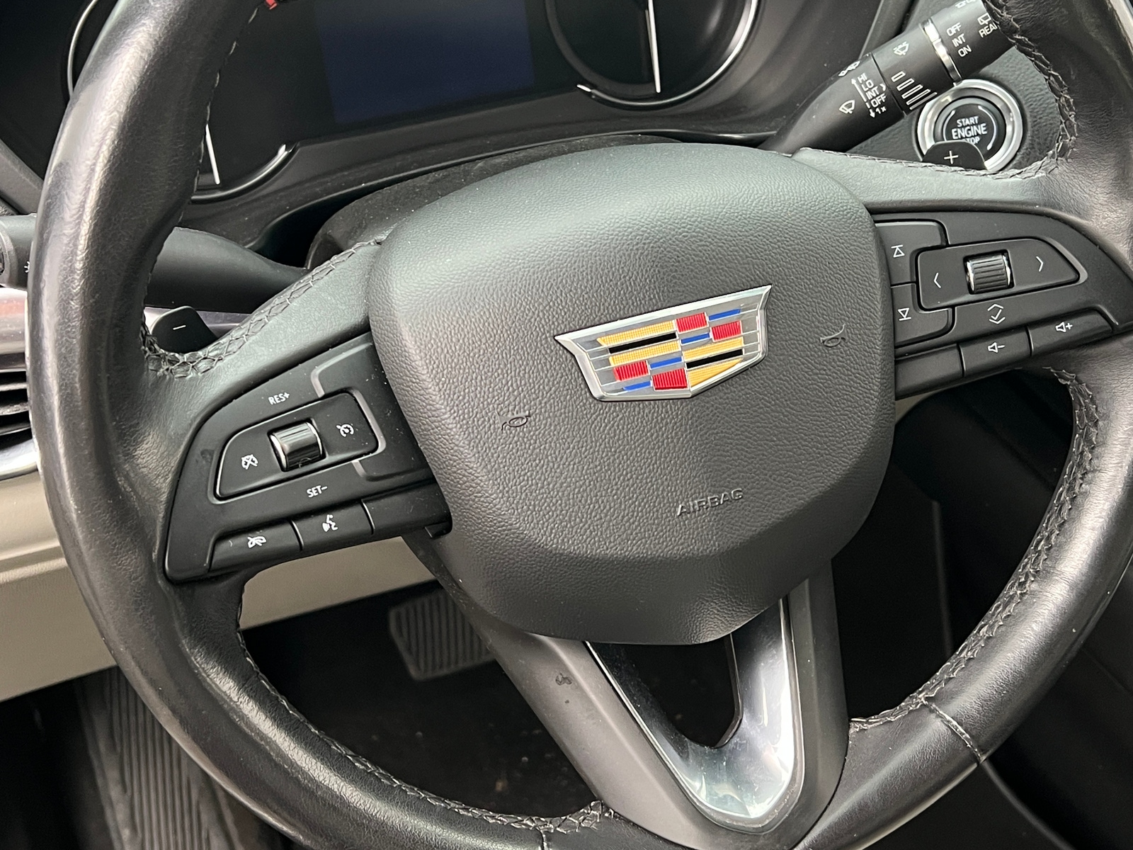 Thumbnail: 2019 Cadillac XT4 - 4