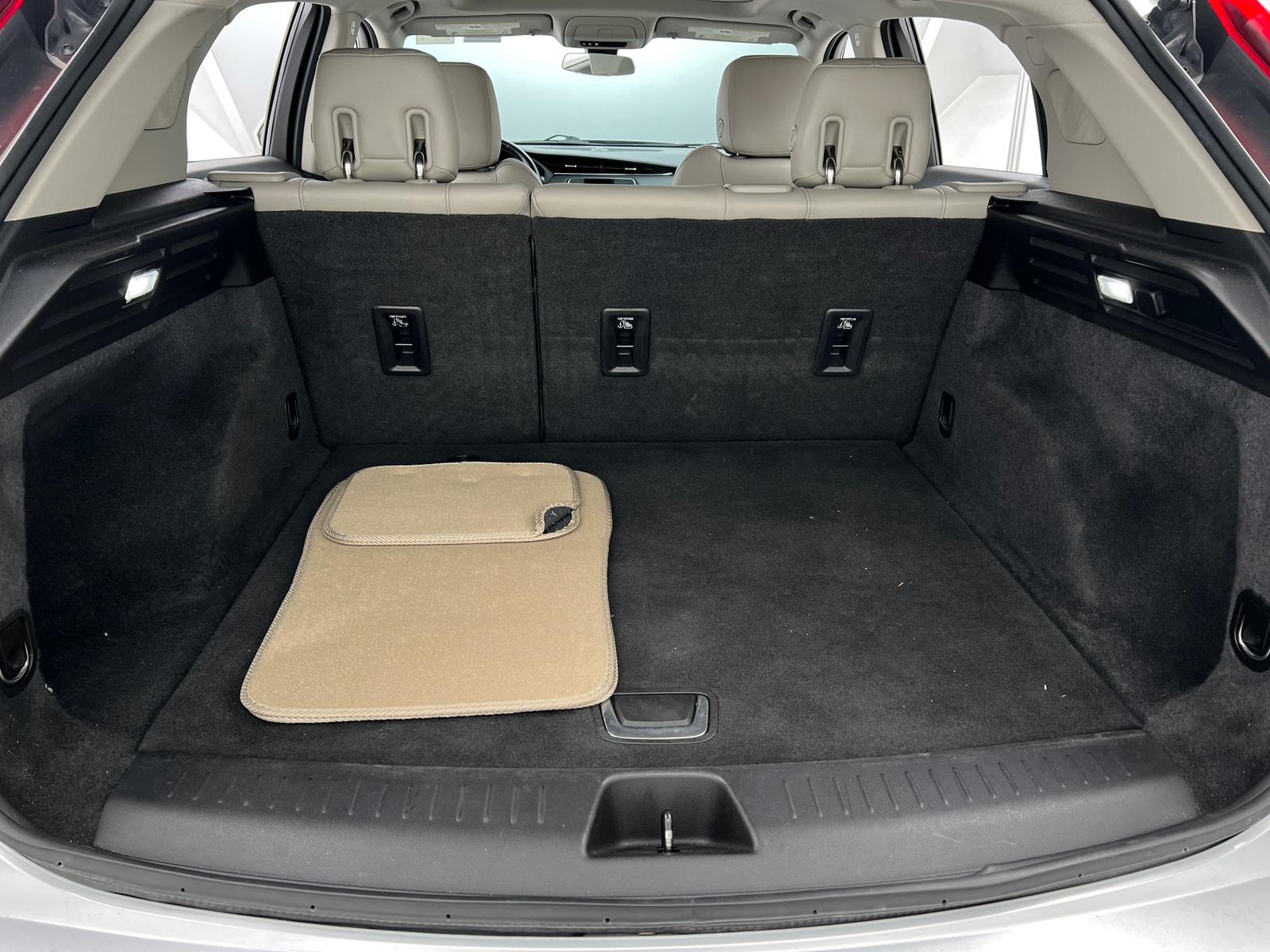 Thumbnail: 2019 Cadillac XT4 - 6