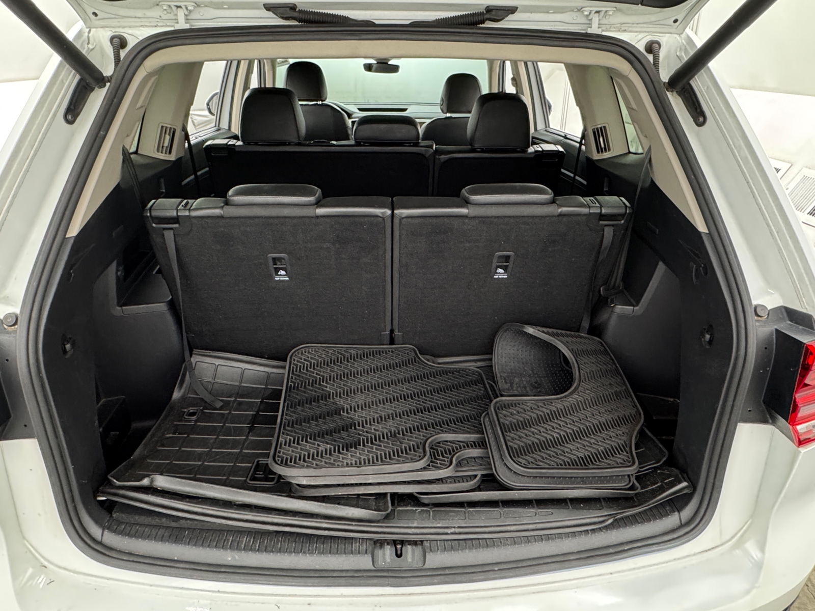 Thumbnail: 2018 Volkswagen Atlas - 6