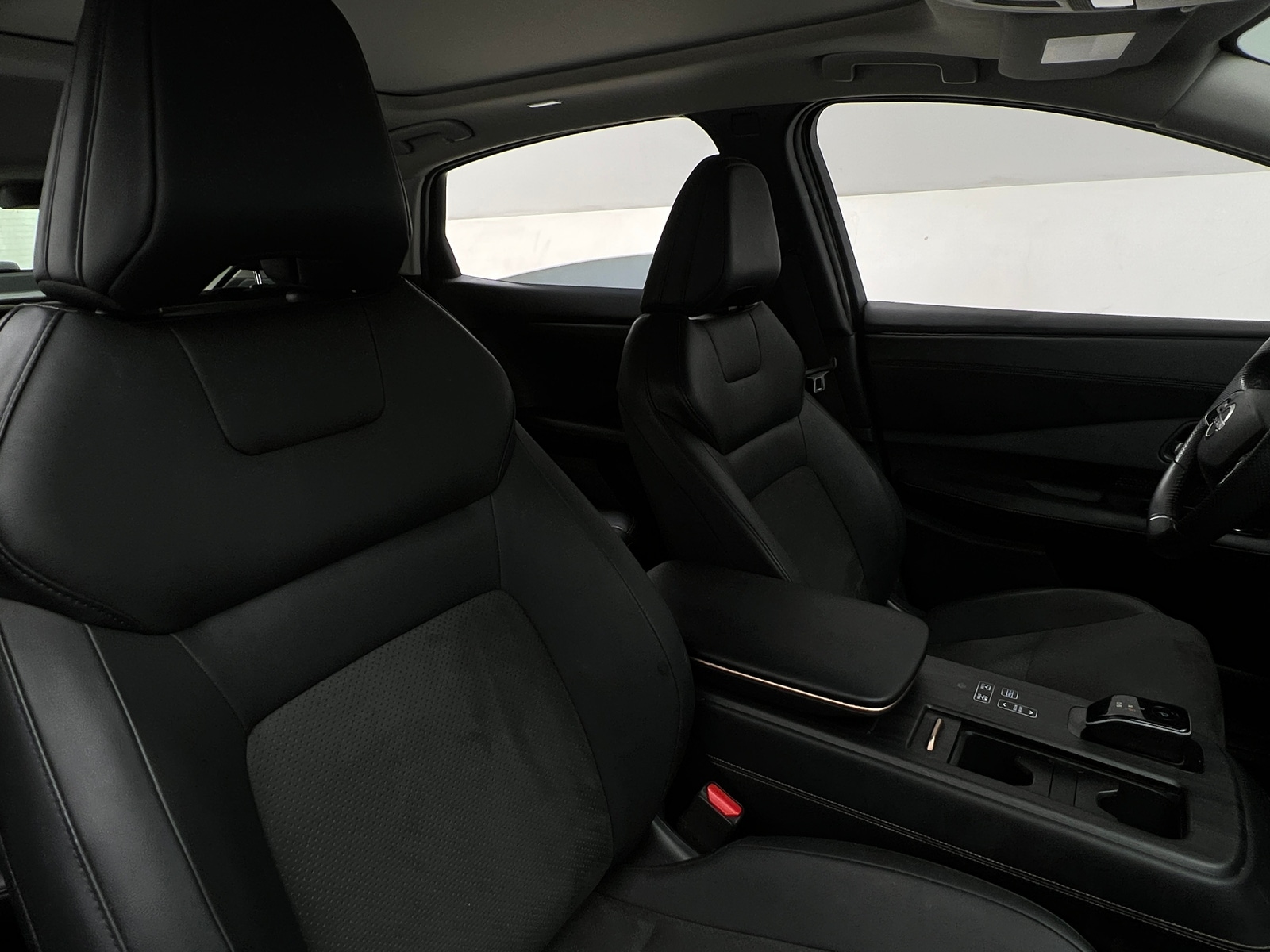 Thumbnail: 2024 Nissan Ariya - 2