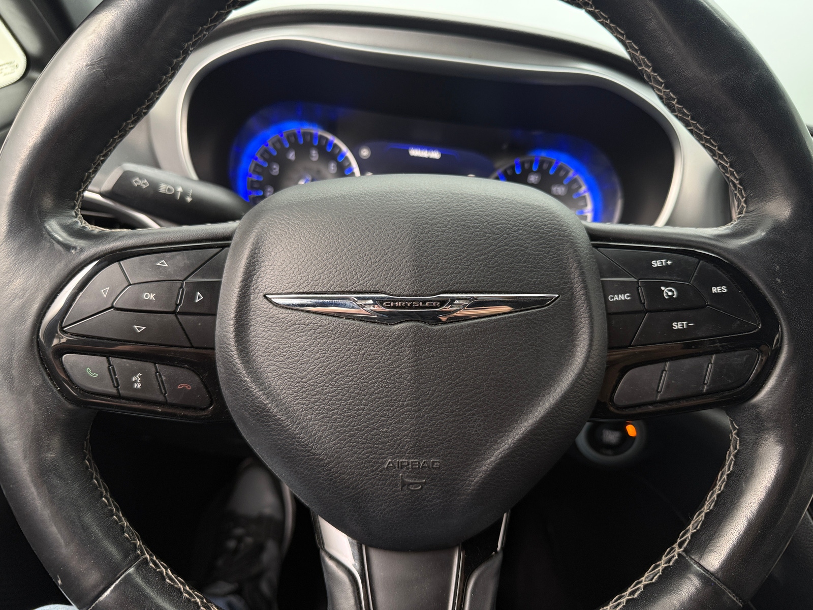 Thumbnail: 2018 Chrysler Pacifica - 4