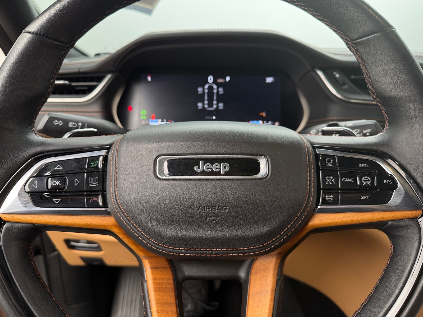 Thumbnail: 2021 Jeep Grand Cherokee L - 4