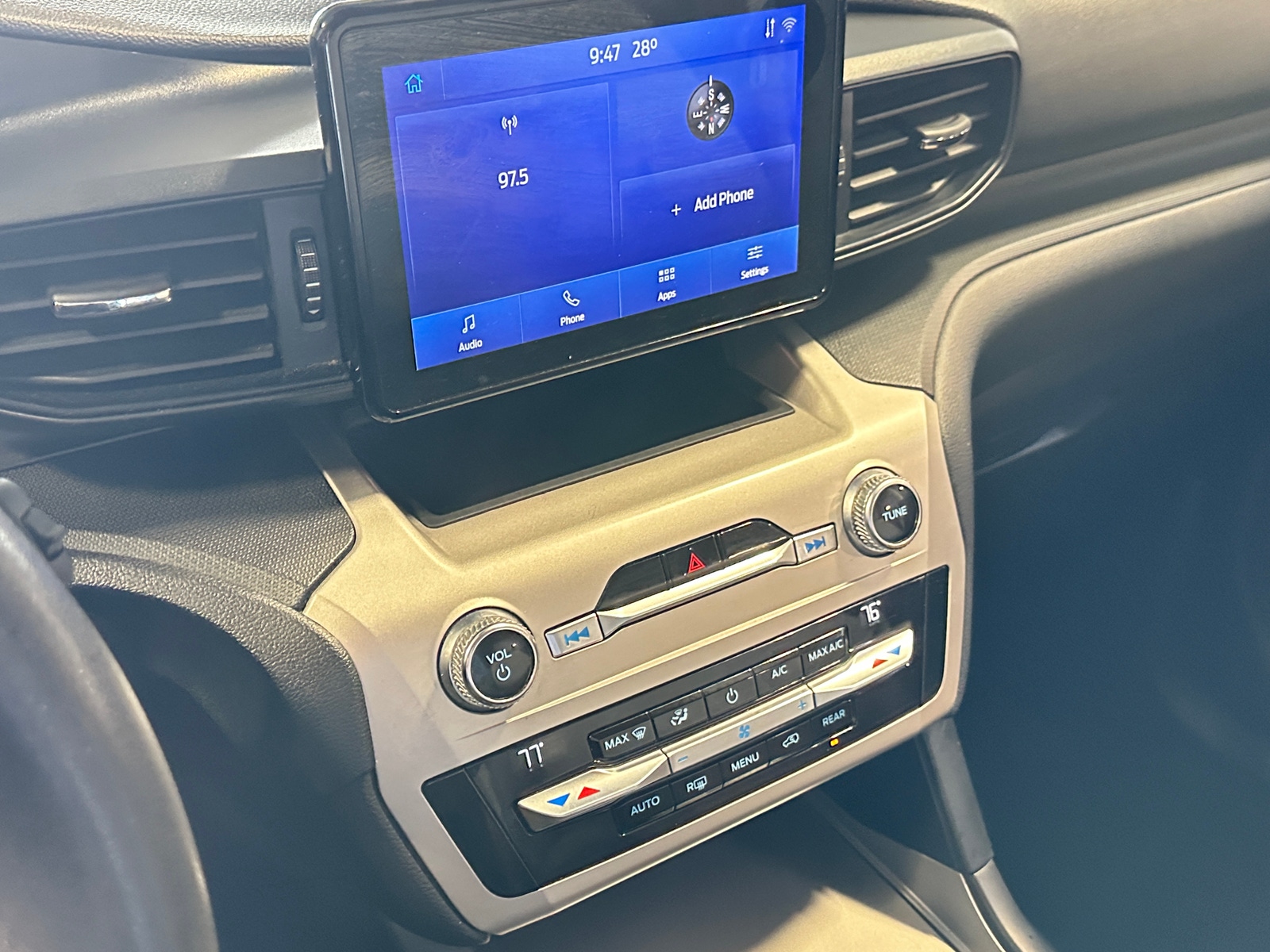 Thumbnail: 2021 Ford Explorer - 4