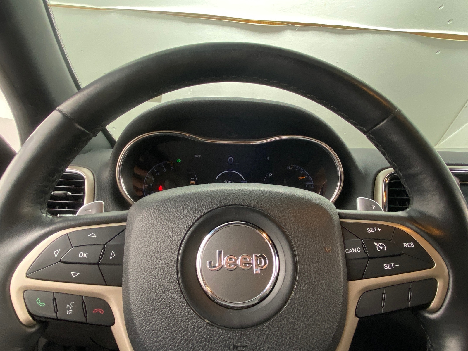 Thumbnail: 2015 Jeep Grand Cherokee - 4