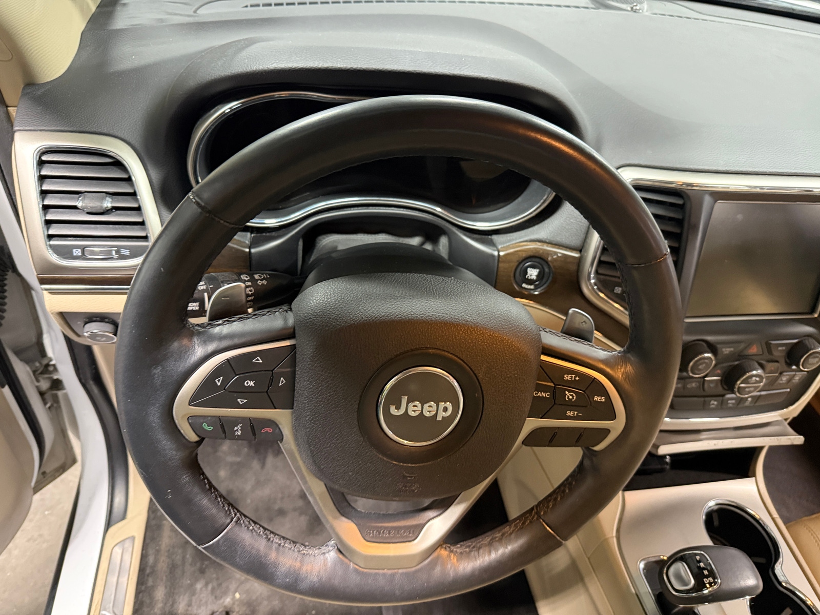 Thumbnail: 2015 Jeep Grand Cherokee - 4