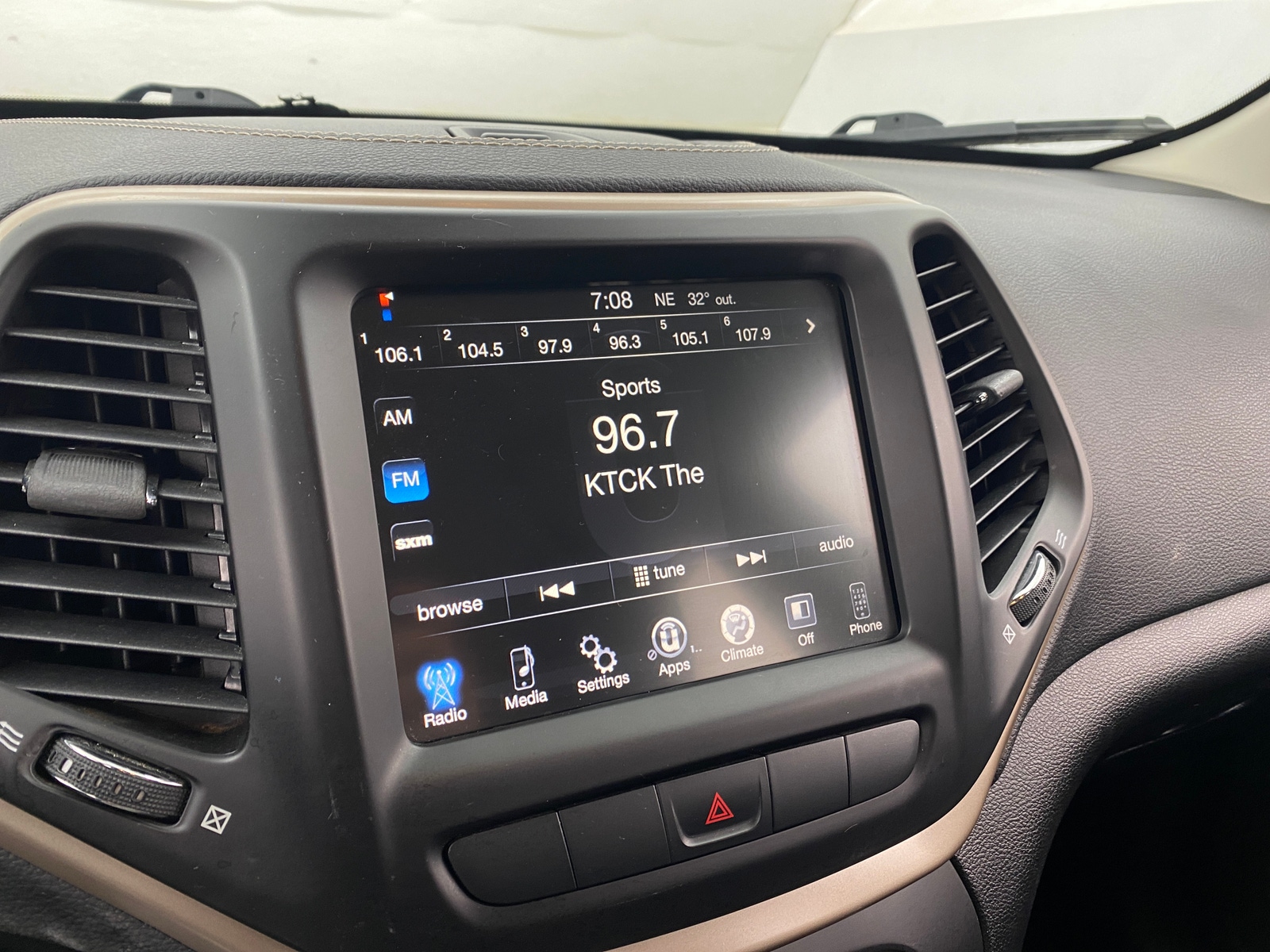 Thumbnail: 2014 Jeep Cherokee - 4