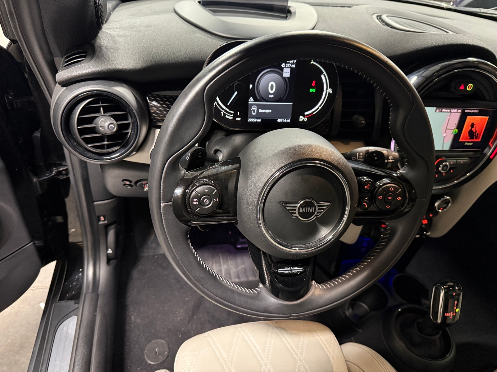 Thumbnail: 2021 MINI Cooper Hardtop - 4