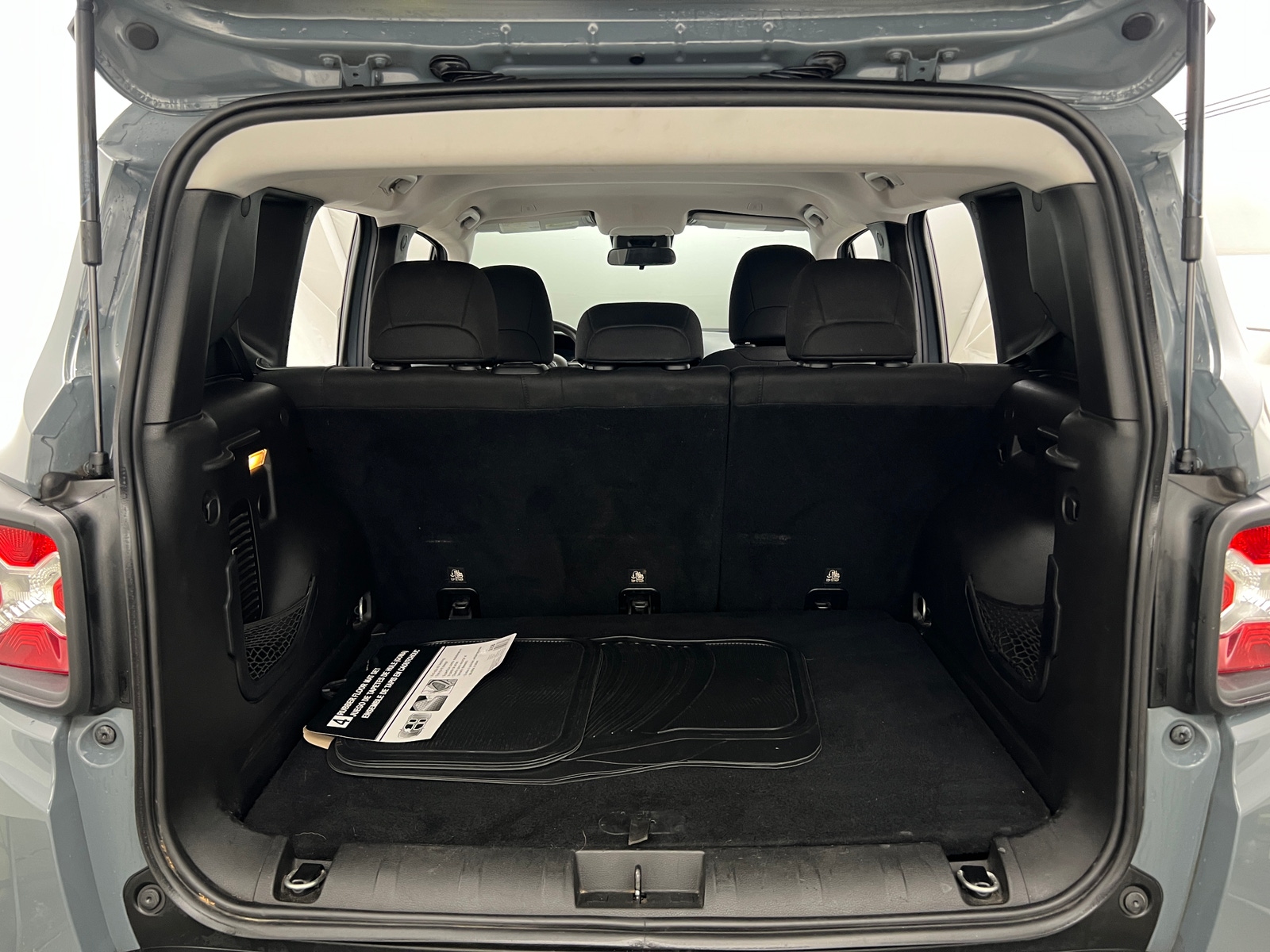 Thumbnail: 2018 Jeep Renegade - 7