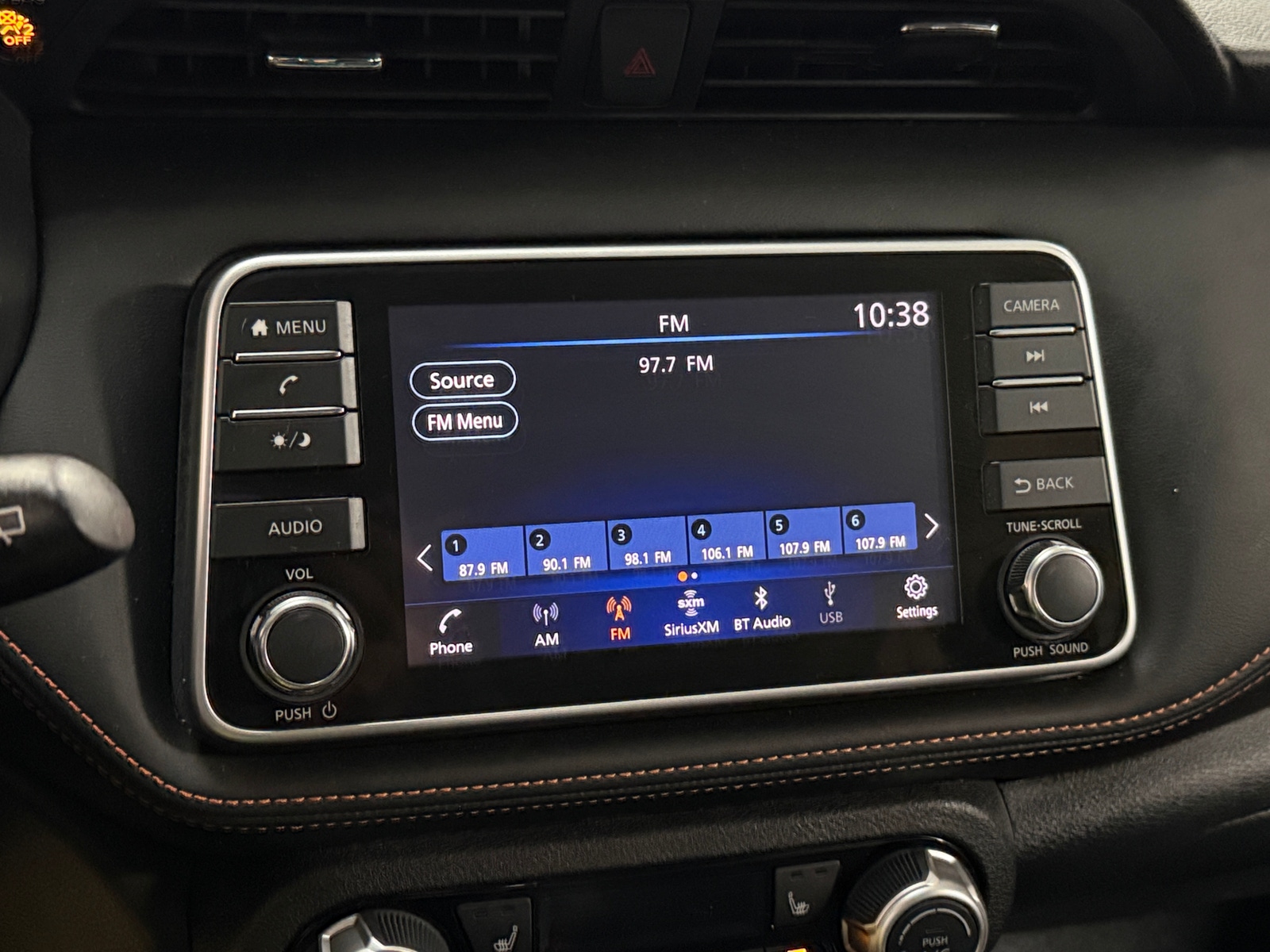 Thumbnail: 2019 Nissan Kicks - 3