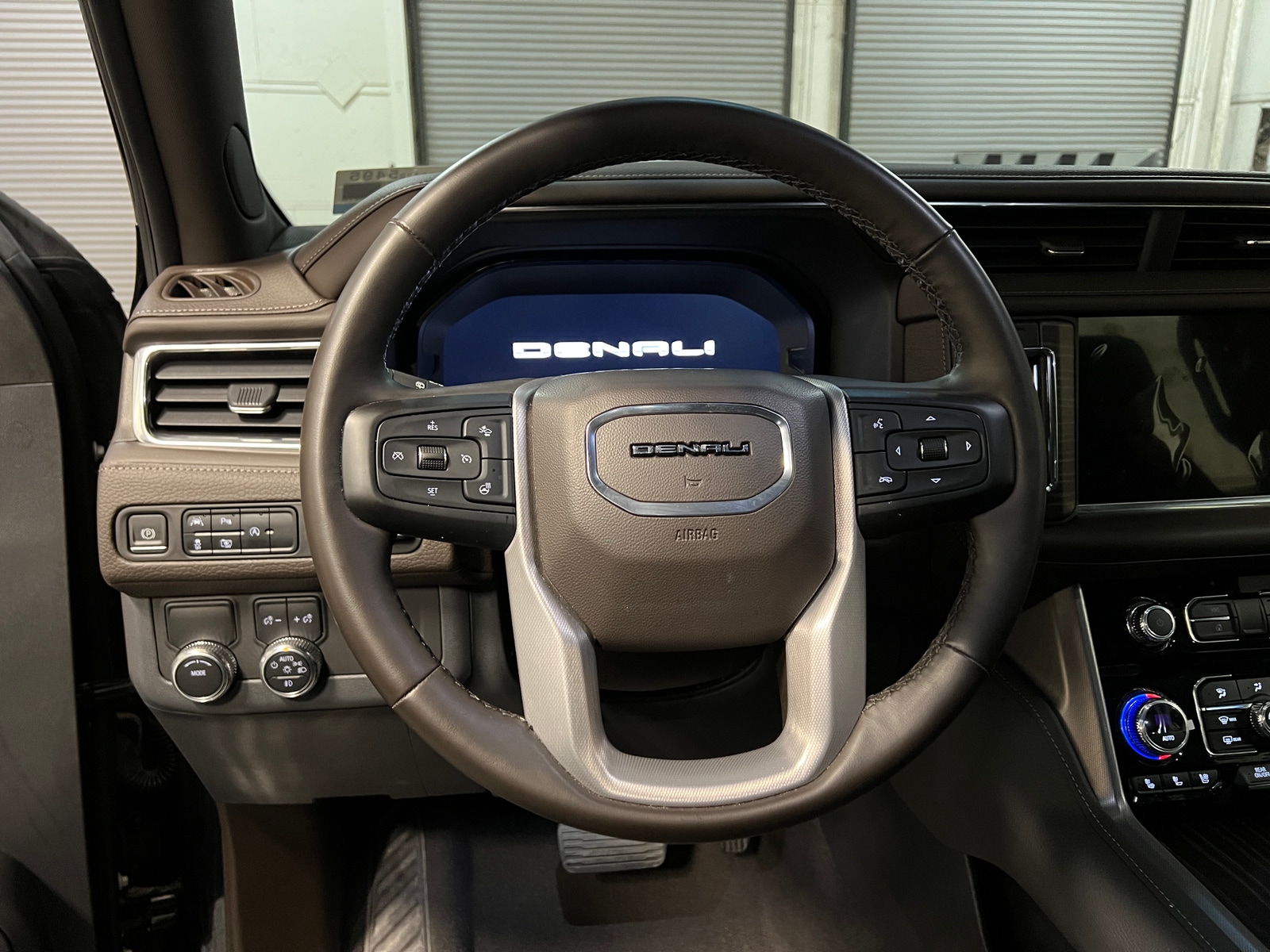 Thumbnail: 2023 GMC Yukon - 4