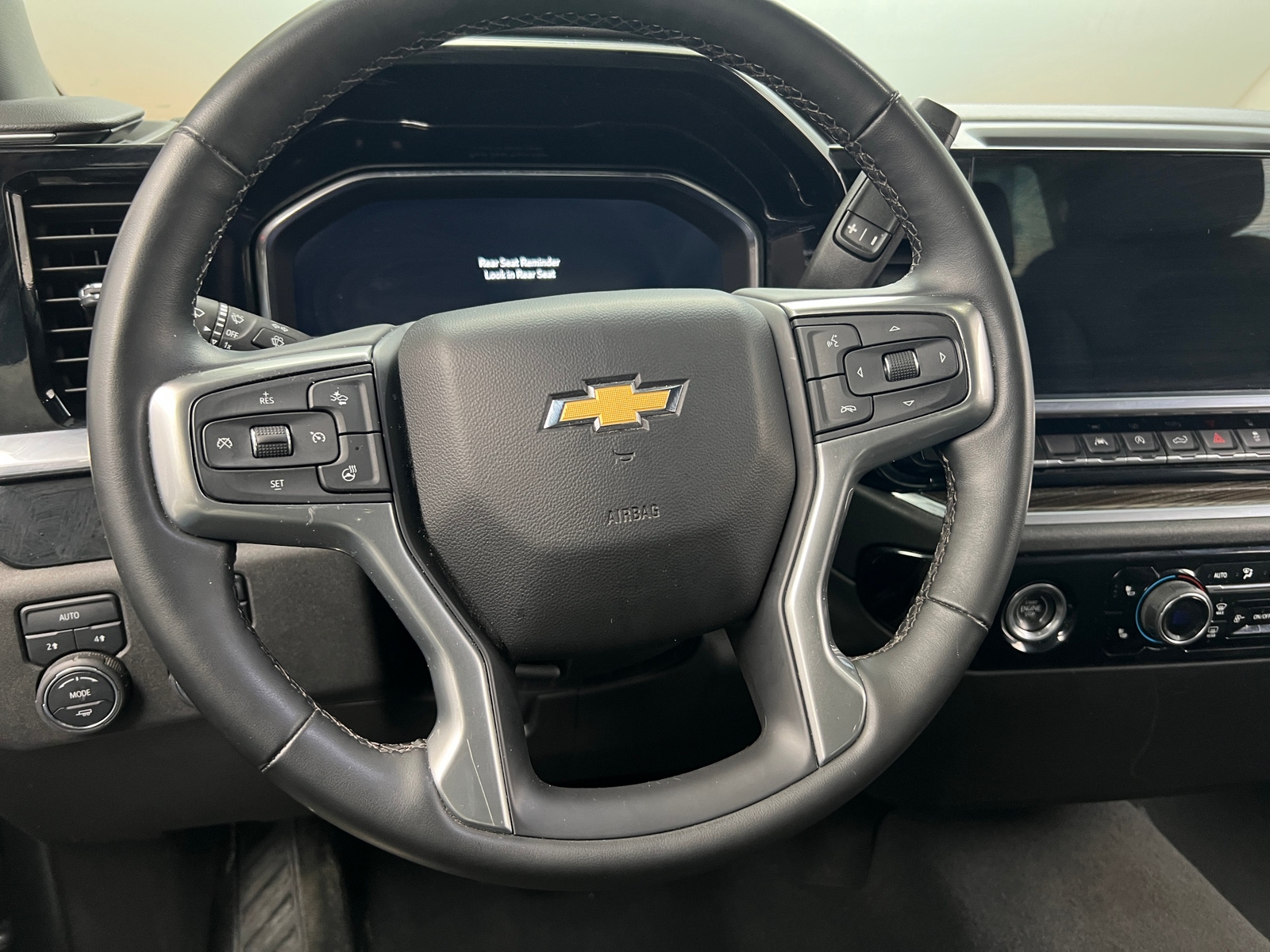 Thumbnail: 2024 Chevrolet Silverado 1500 - 5