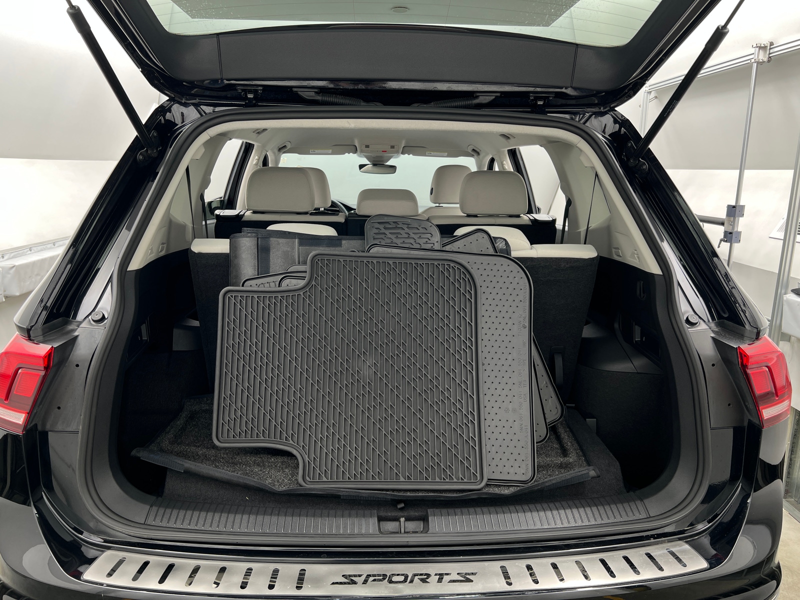 Thumbnail: 2024 Volkswagen Tiguan - 7