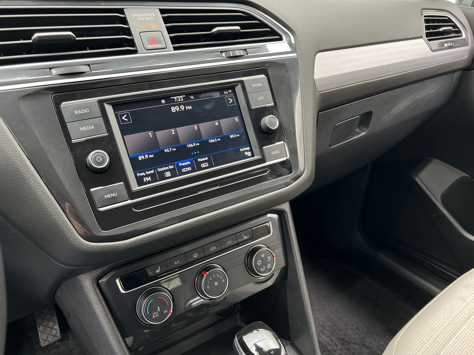 Thumbnail: 2024 Volkswagen Tiguan - 4