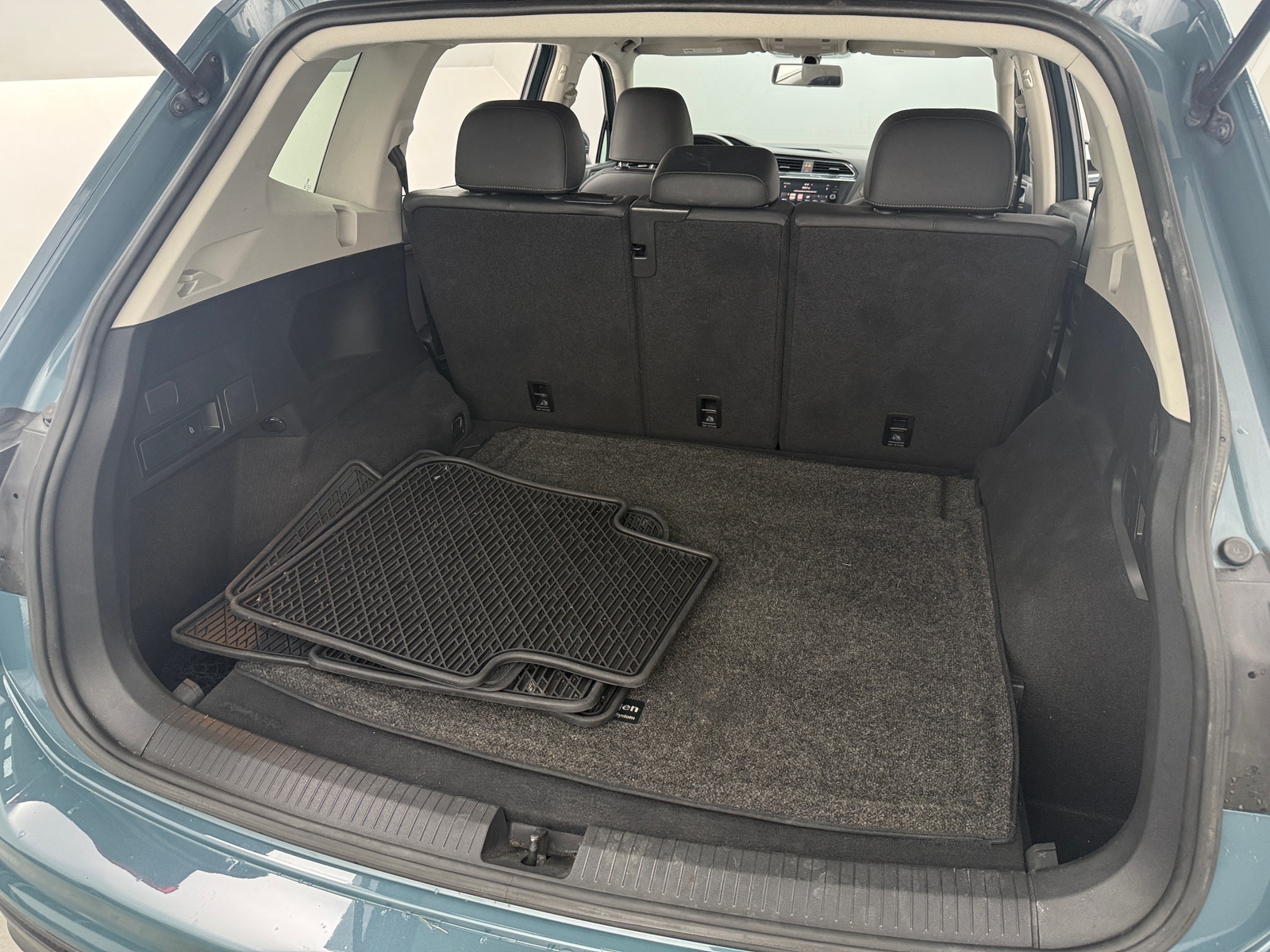 Thumbnail: 2019 Volkswagen Tiguan - 6