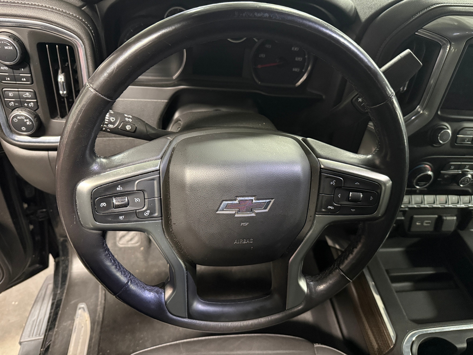 Thumbnail: 2021 Chevrolet Silverado 1500 - 4