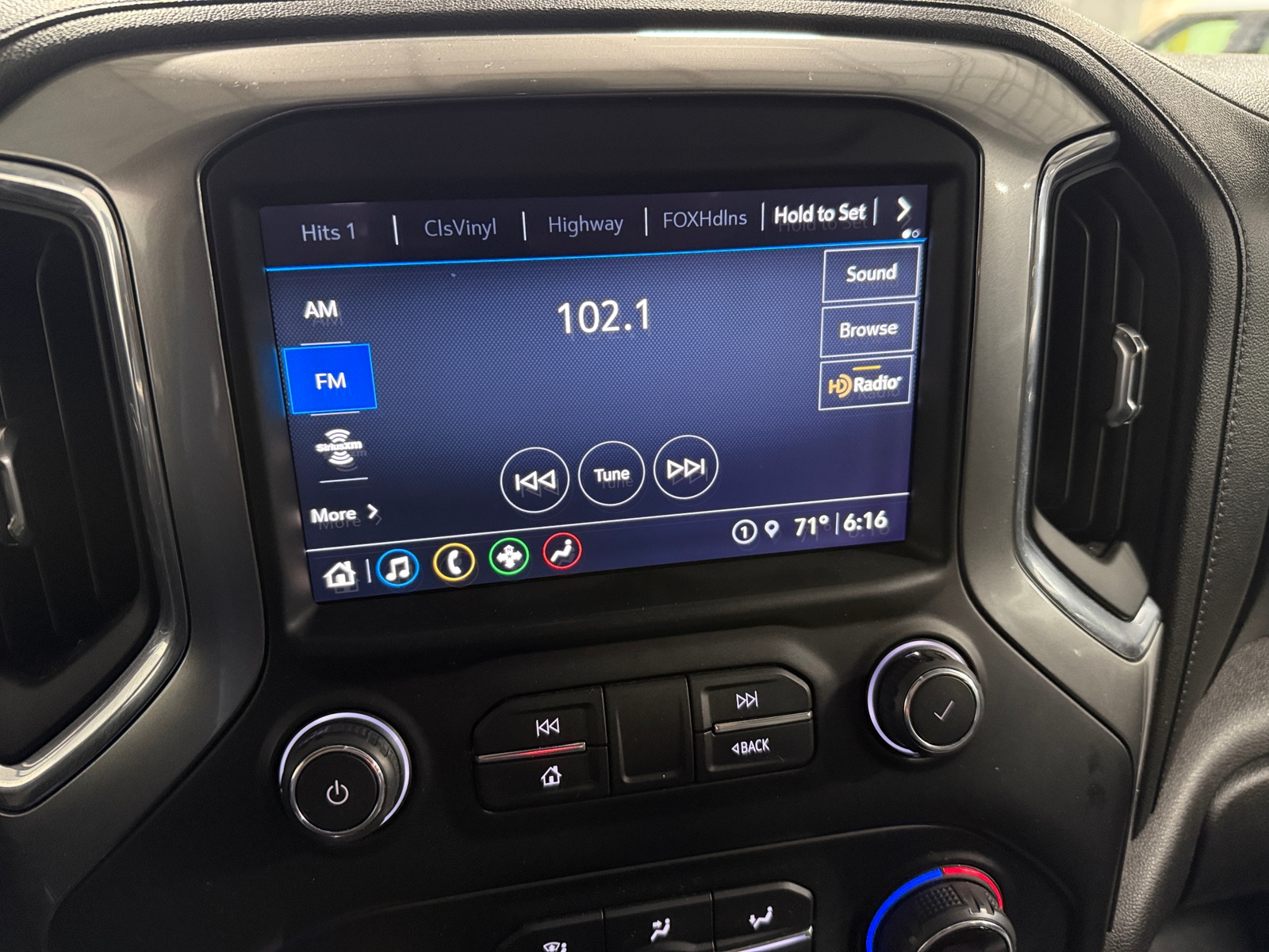 Thumbnail: 2021 Chevrolet Silverado 1500 - 3