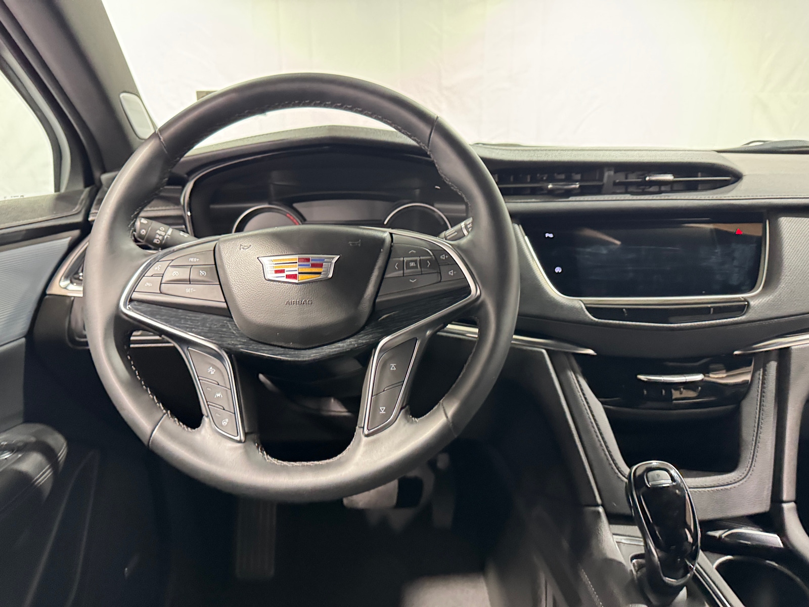 Thumbnail: 2025 Cadillac XT5 - 4