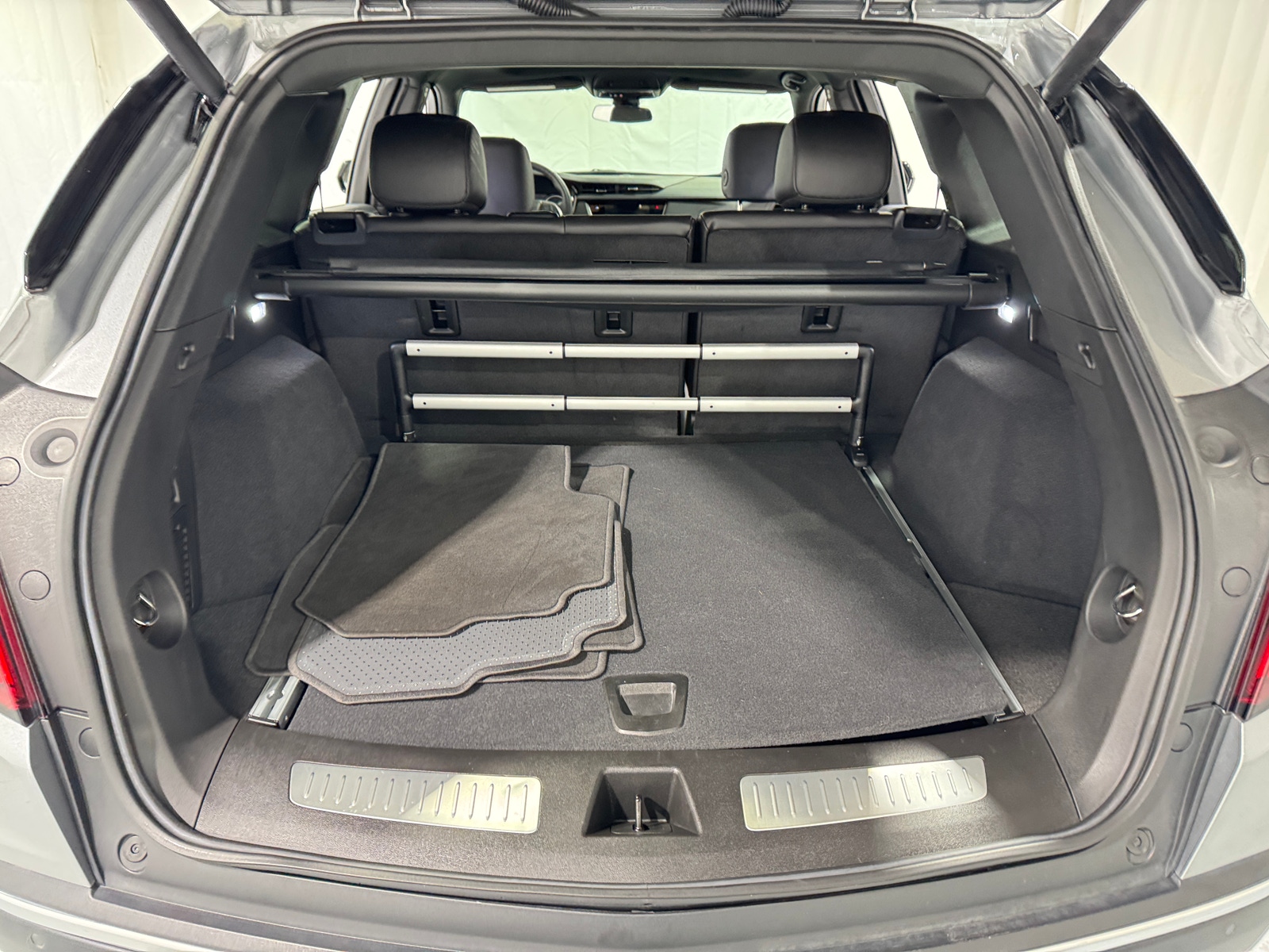 Thumbnail: 2025 Cadillac XT5 - 6