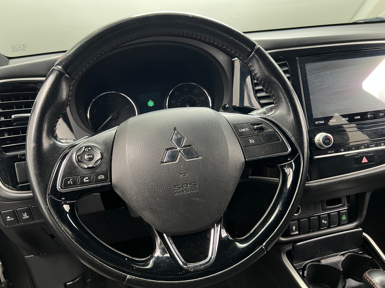 Thumbnail: 2020 Mitsubishi Outlander - 5