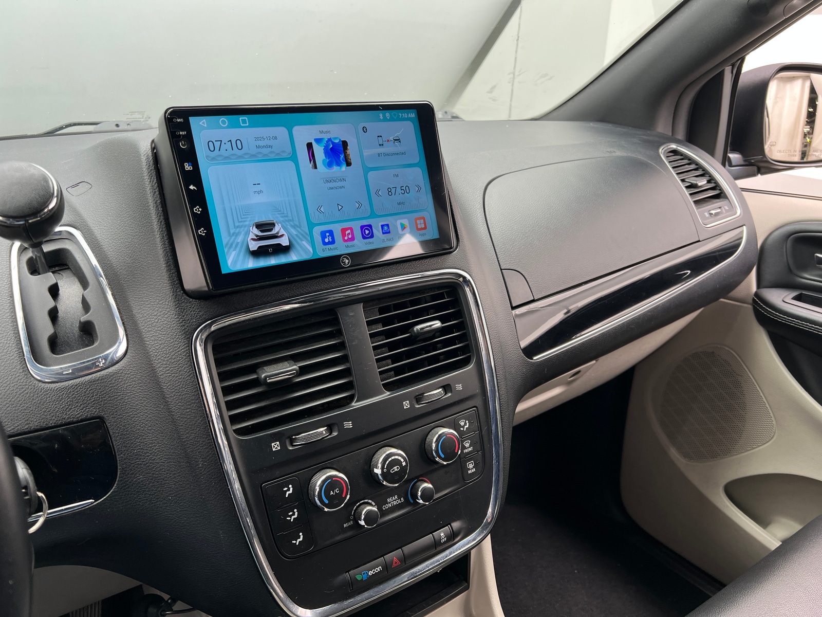 Thumbnail: 2019 Dodge Grand Caravan - 3