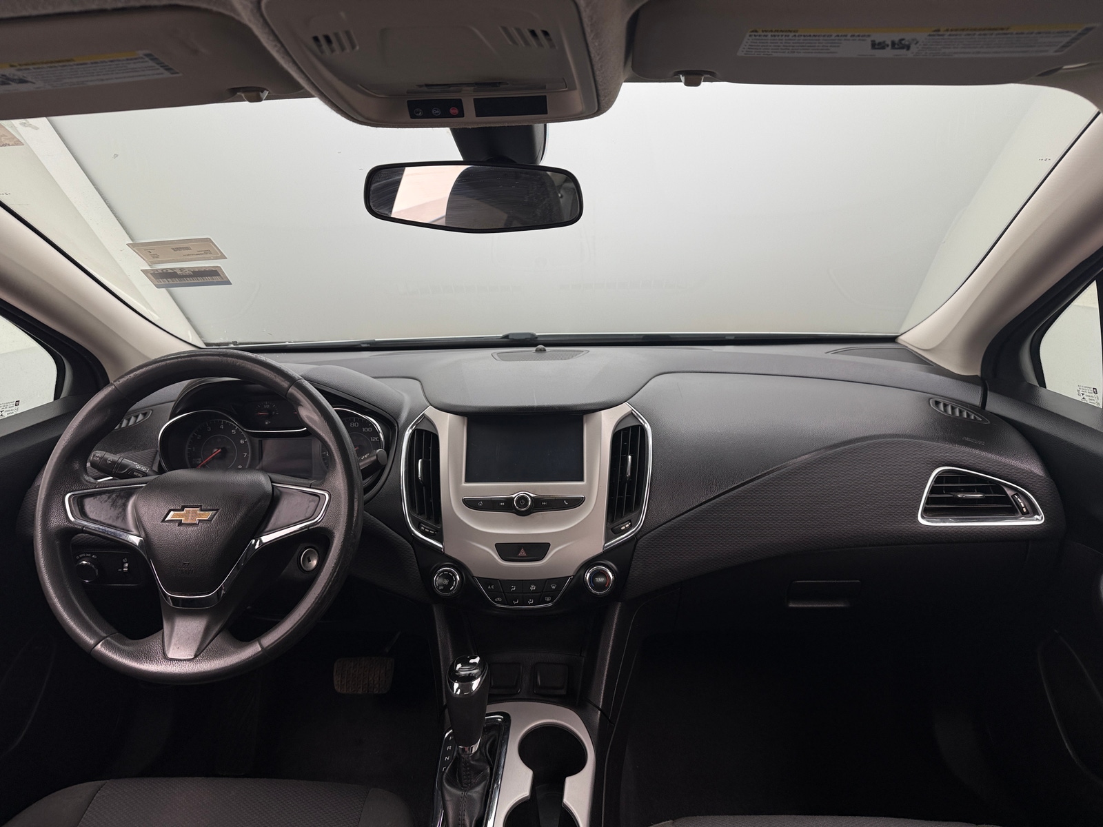 Thumbnail: 2018 Chevrolet Cruze - 3