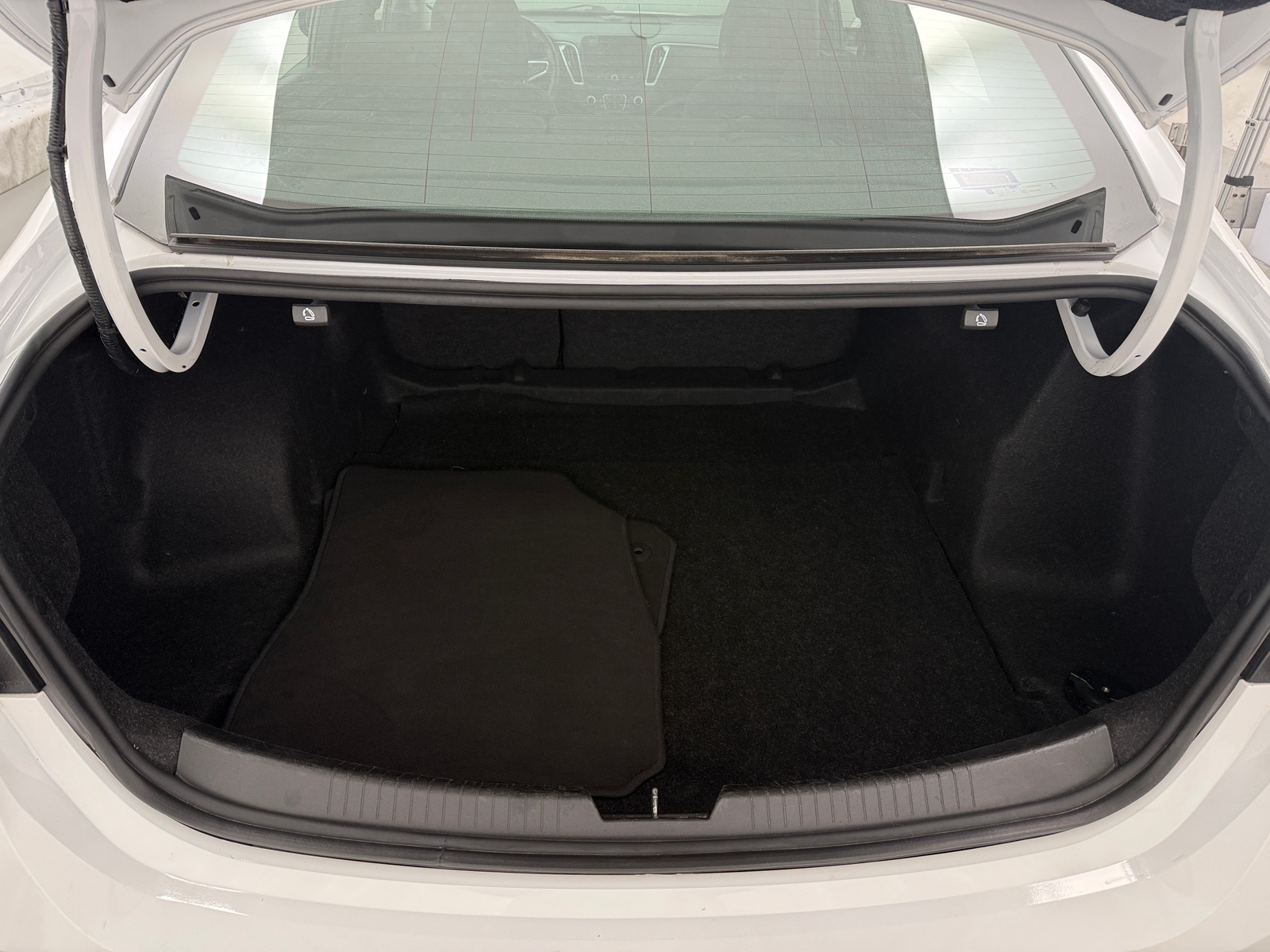 Thumbnail: 2023 Chevrolet Malibu - 7